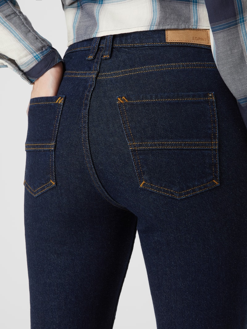 Bootcut Jeans mit Stretch-Anteil in dunkelblau