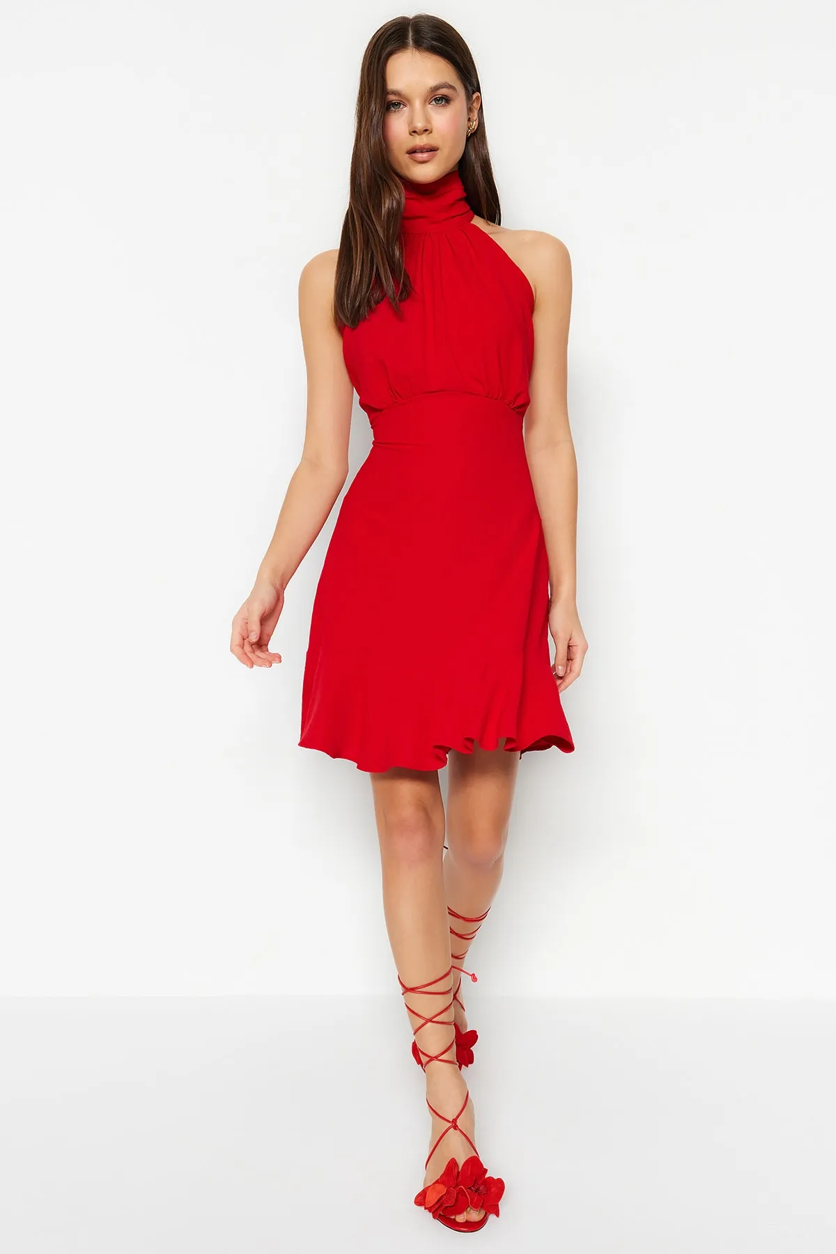 Trendyol Collection  Roter Skaterrock mit Neckholder und gewebtem Kleid TWOSS21EL1538