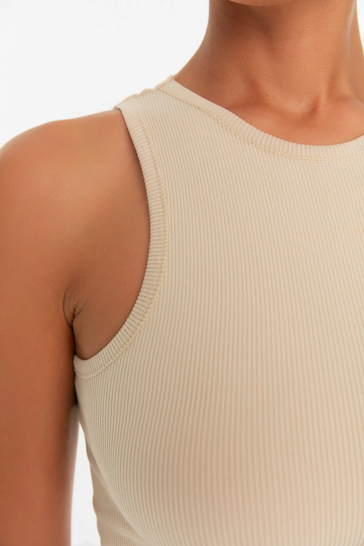 Trendyol Collection  Cremefarbener nahtloser/nahtloser, leicht stützender/formender gestrickter Sport-BH TWOSS21SS0024