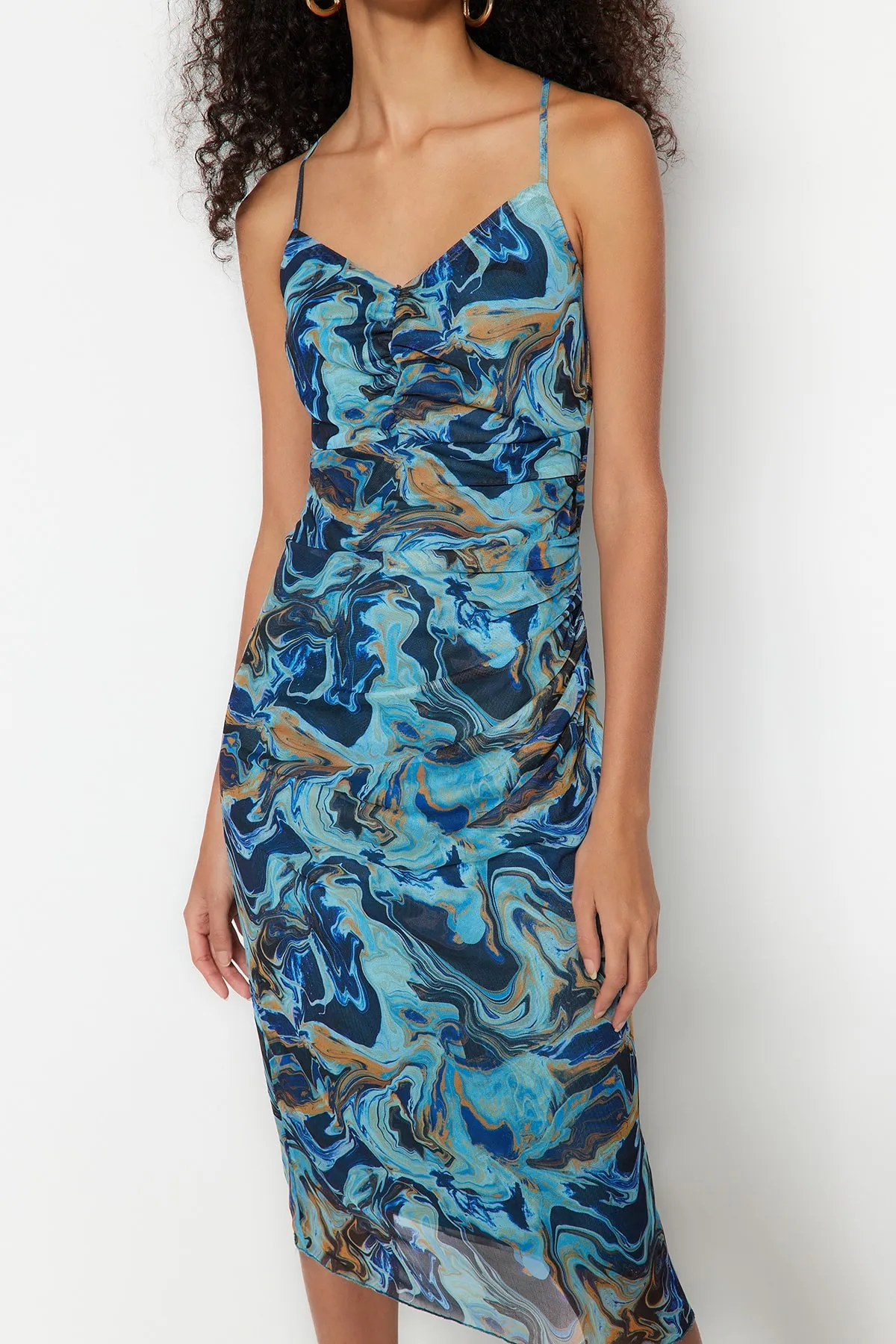 Trendyol Collection  Blau gemustertes Strickkleid aus gerafftem Tüll TWOSS23EL00646