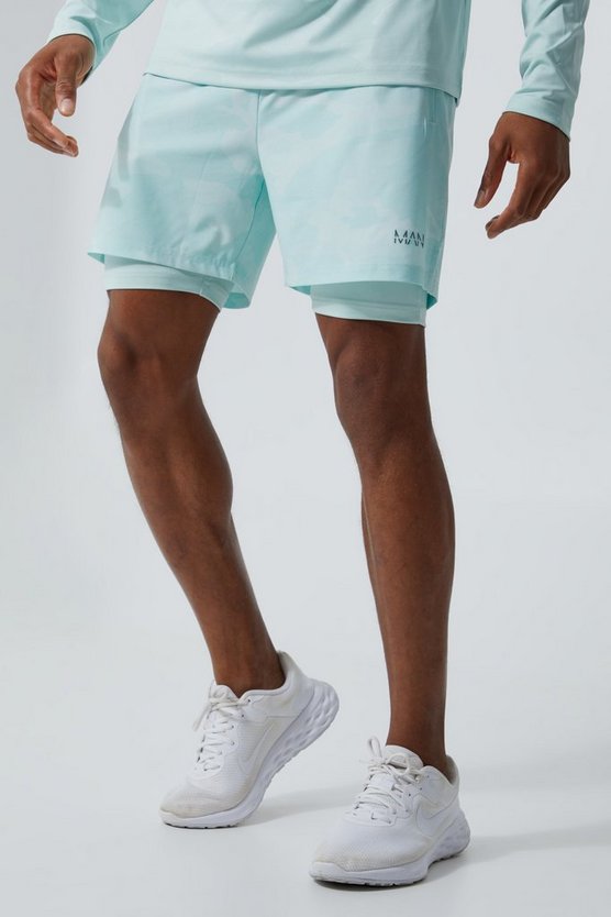 Man Active 2-in-1 Shorts mit Camouflage-Print