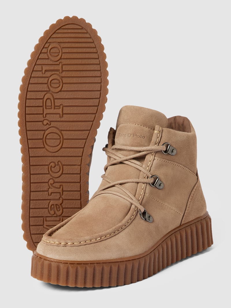 Schnürboots mit Label-Details in taupe