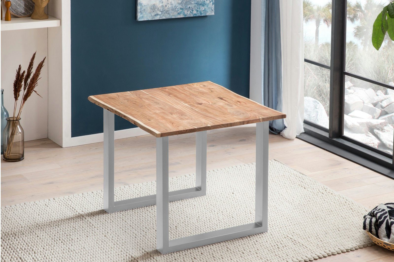 Junado® Baumkantentisch Quinn, Akazienholz, natur- oder nussbaumfarben, Baumkante, Metallgestell