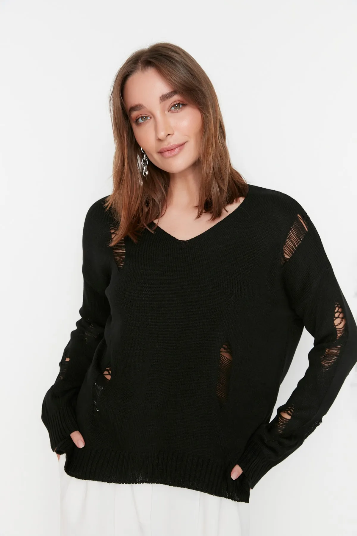 Trendyol Collection  Schwarzer fließender Strickpullover TWOAW20FV0033