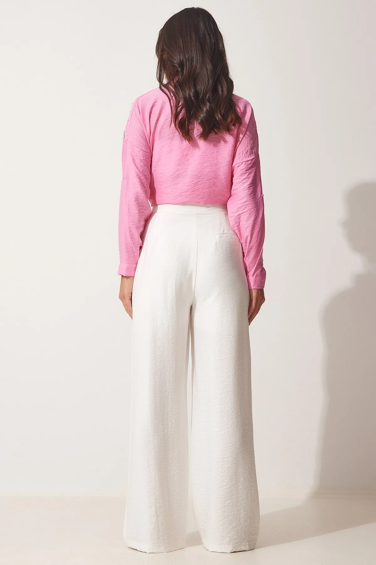 Happiness İstanbul  Weiße, lockere Leinenhose für Damen mit Klettverschluss BV00074