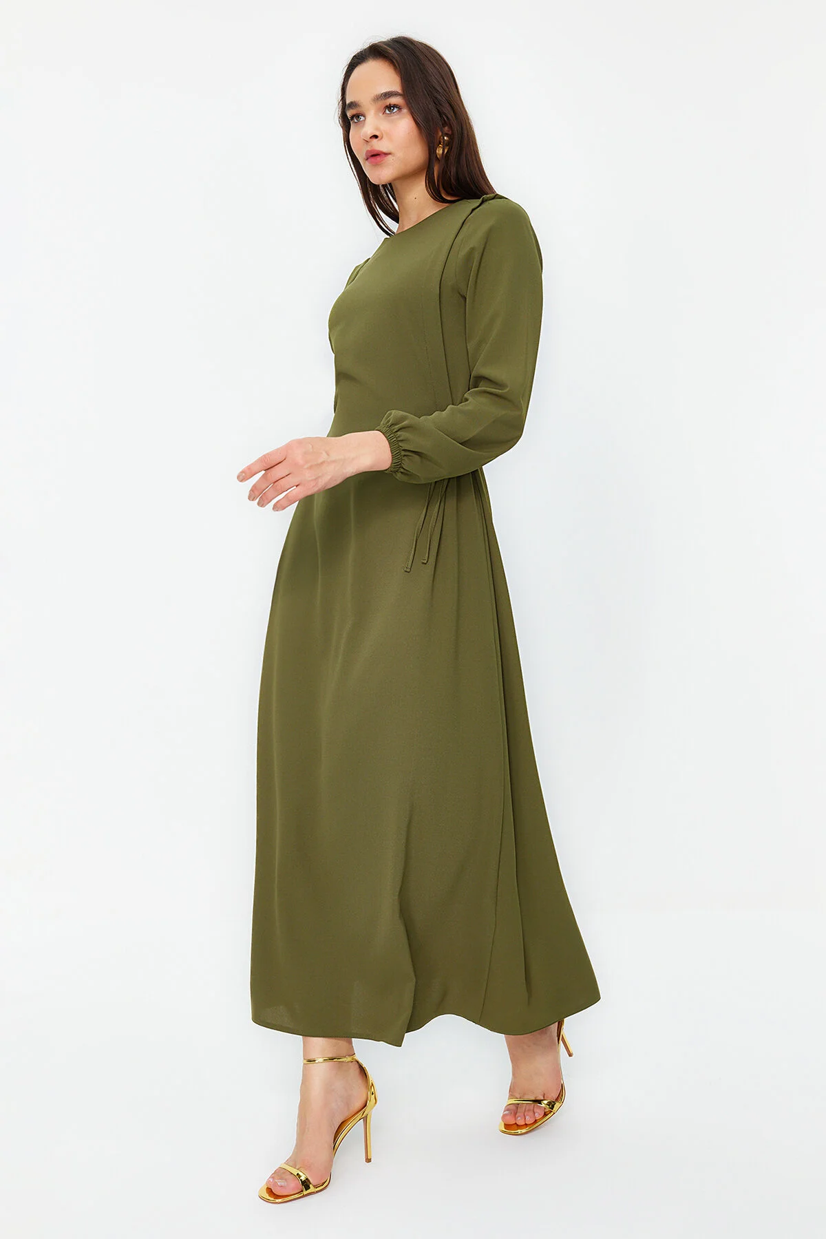 Trendyol Modest  Grünes Taillen-Seilband, detailliertes elastisches Aerobin-Webkleid am Ärmelende TCTSS22EB00104