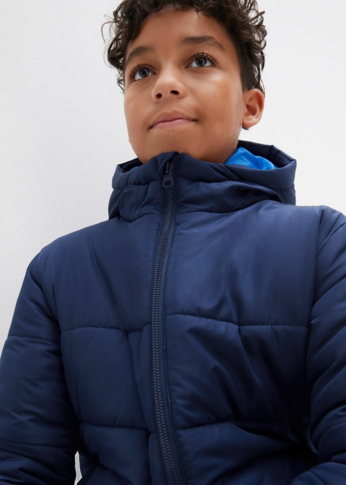 Jungen Winterjacke mit sportlichen Tapes