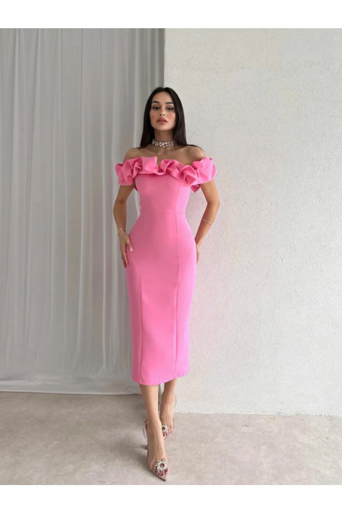 Afiş Butik  Rosa, trägerloses Bleistiftkleid mit Rüschen