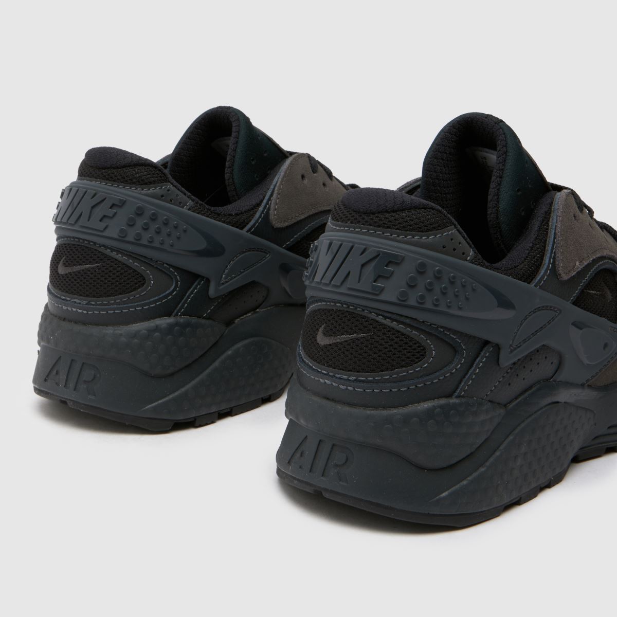 Nike Huarache Runner cipő barna és fekete színben