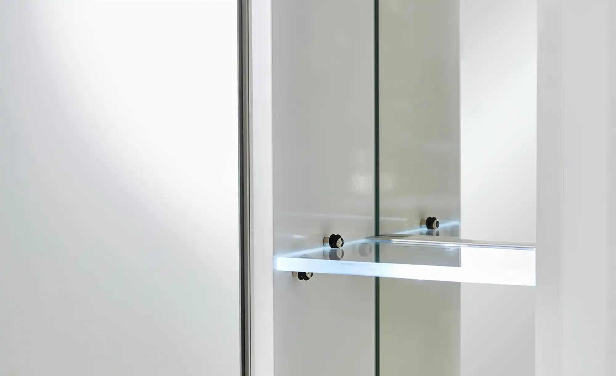 Spiegelschrank