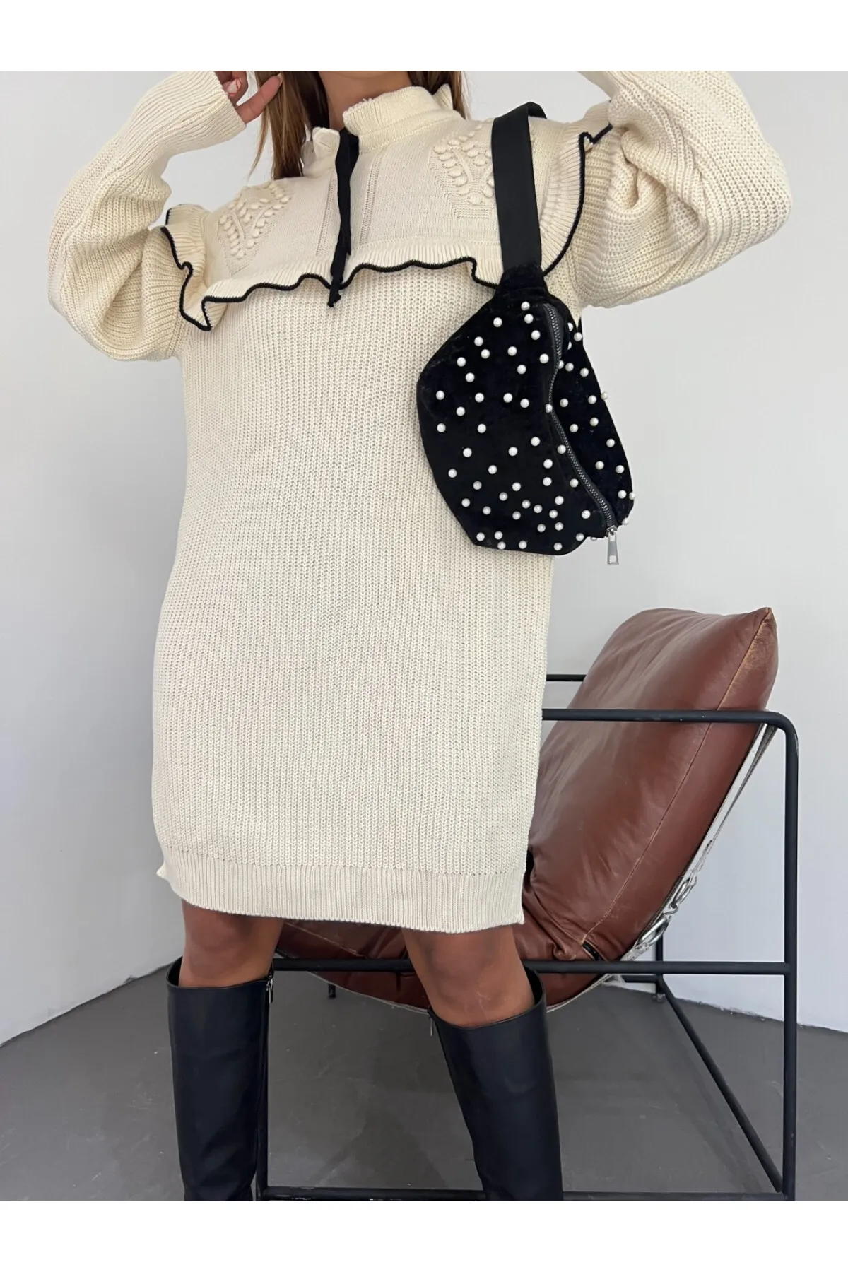 Modamorfo  Stricktunika mit Spitze und Rüschenkragen