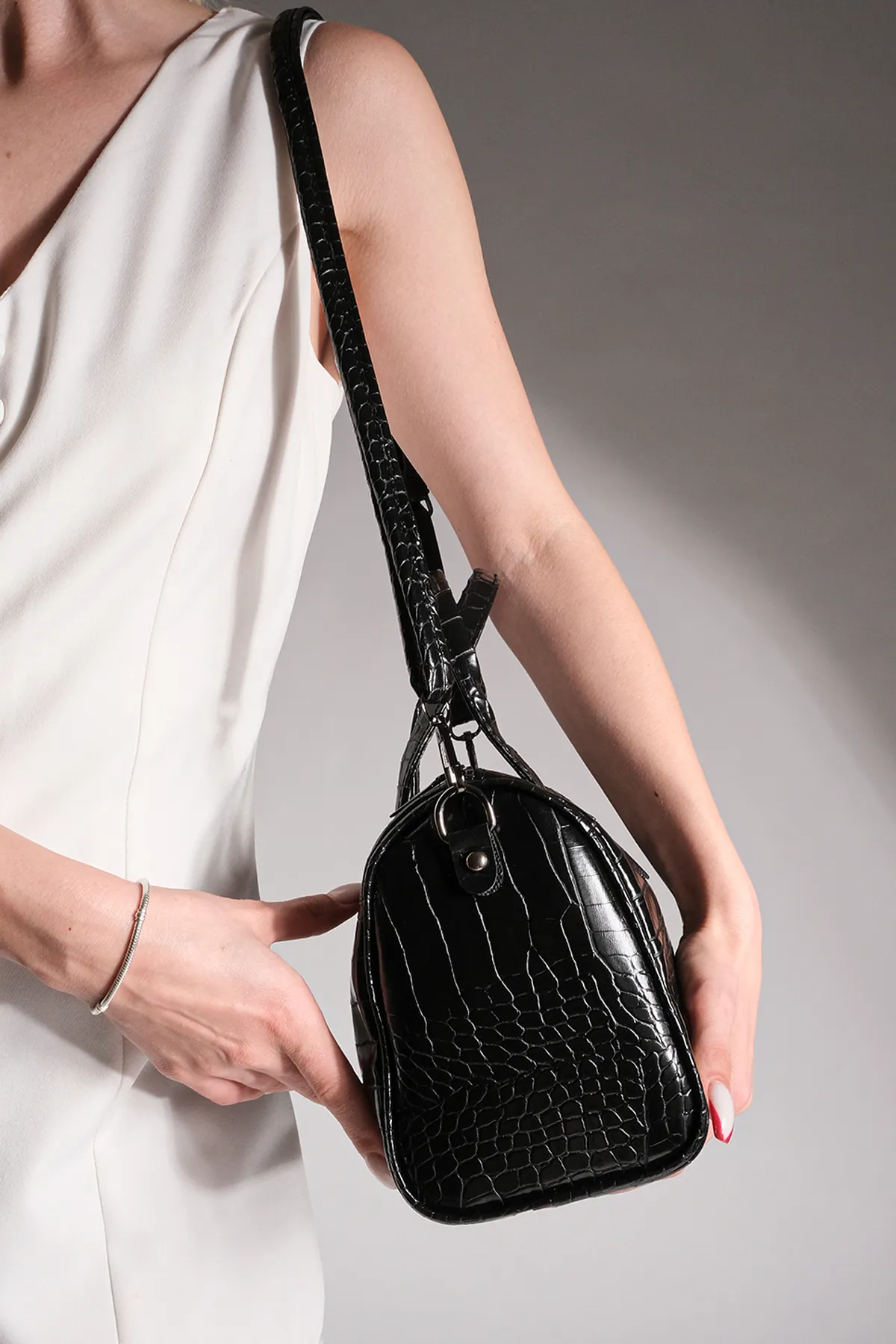 Marjin  Damen-Schultertasche mit verstellbarem Riemen, Celiza, Kroko-Schwarz