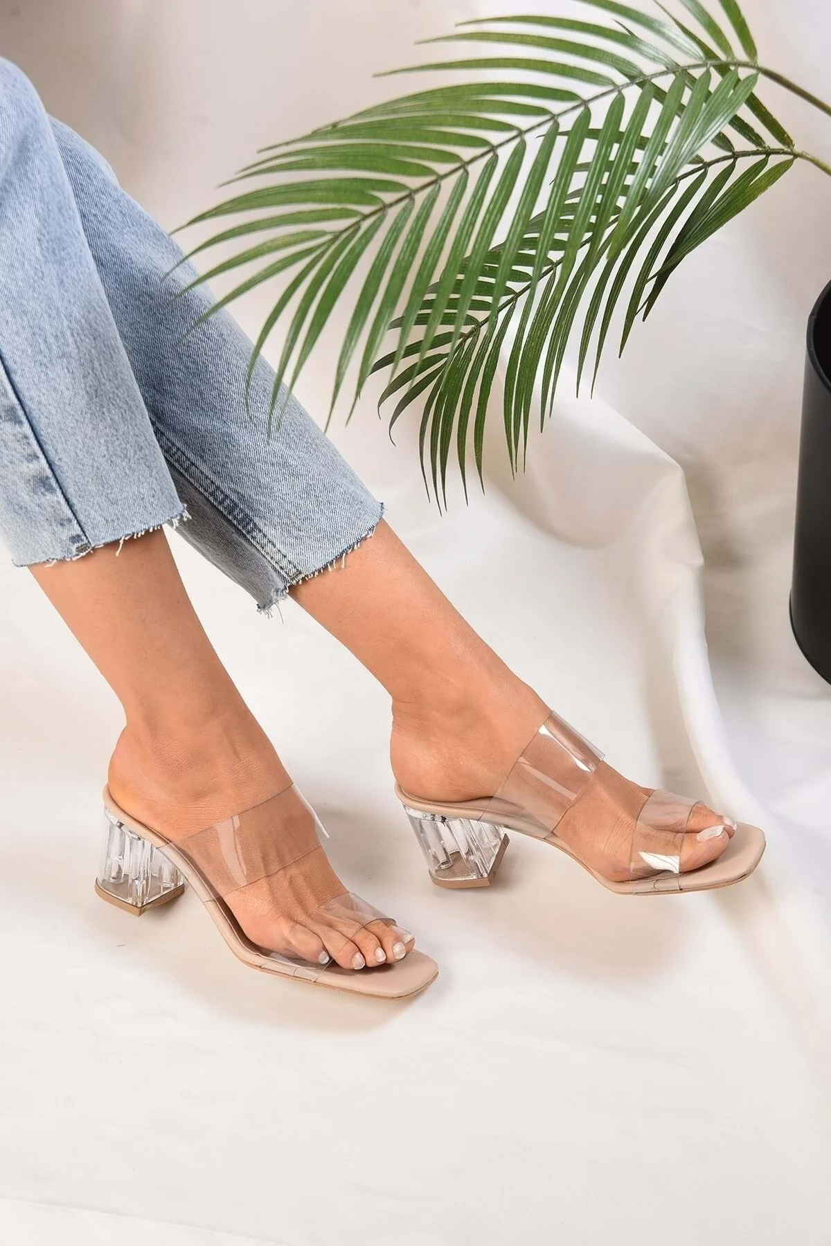 Shoeberry  Damen-Slipper „Juliette Skin“ mit transparentem Riemchen und Absatz