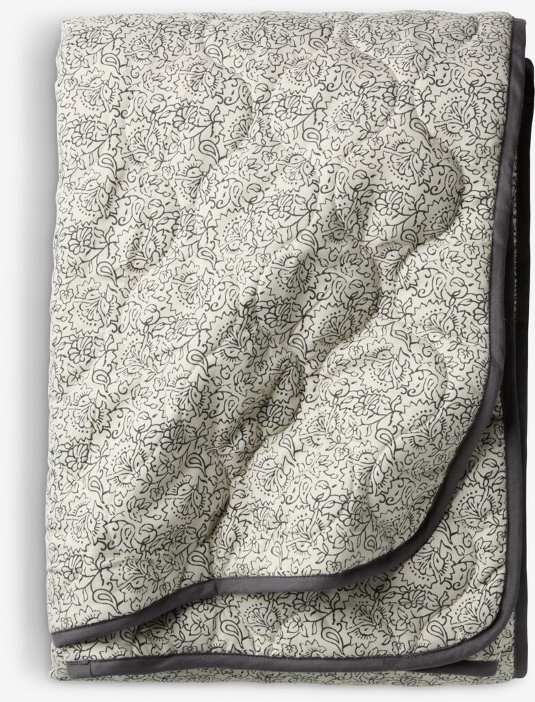 SKAVGRAS vattert teppe 140x200 beige/grått