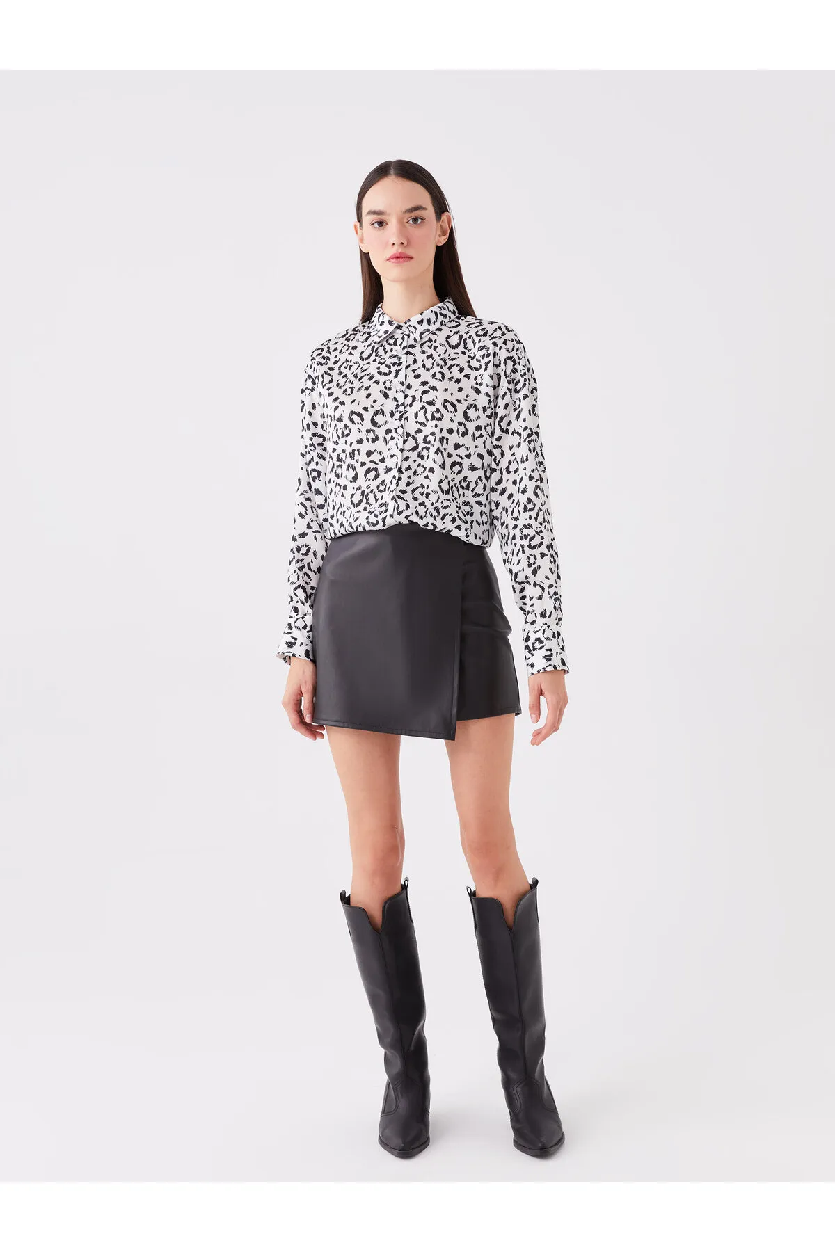 LC Waikiki  Eng anliegender, gerader Shorts-Rock für Damen in Lederoptik