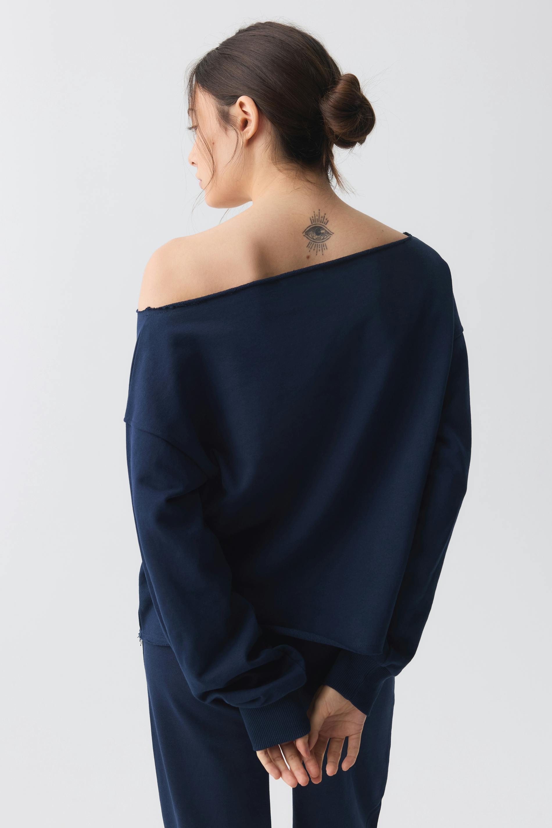 One shoulder sweater