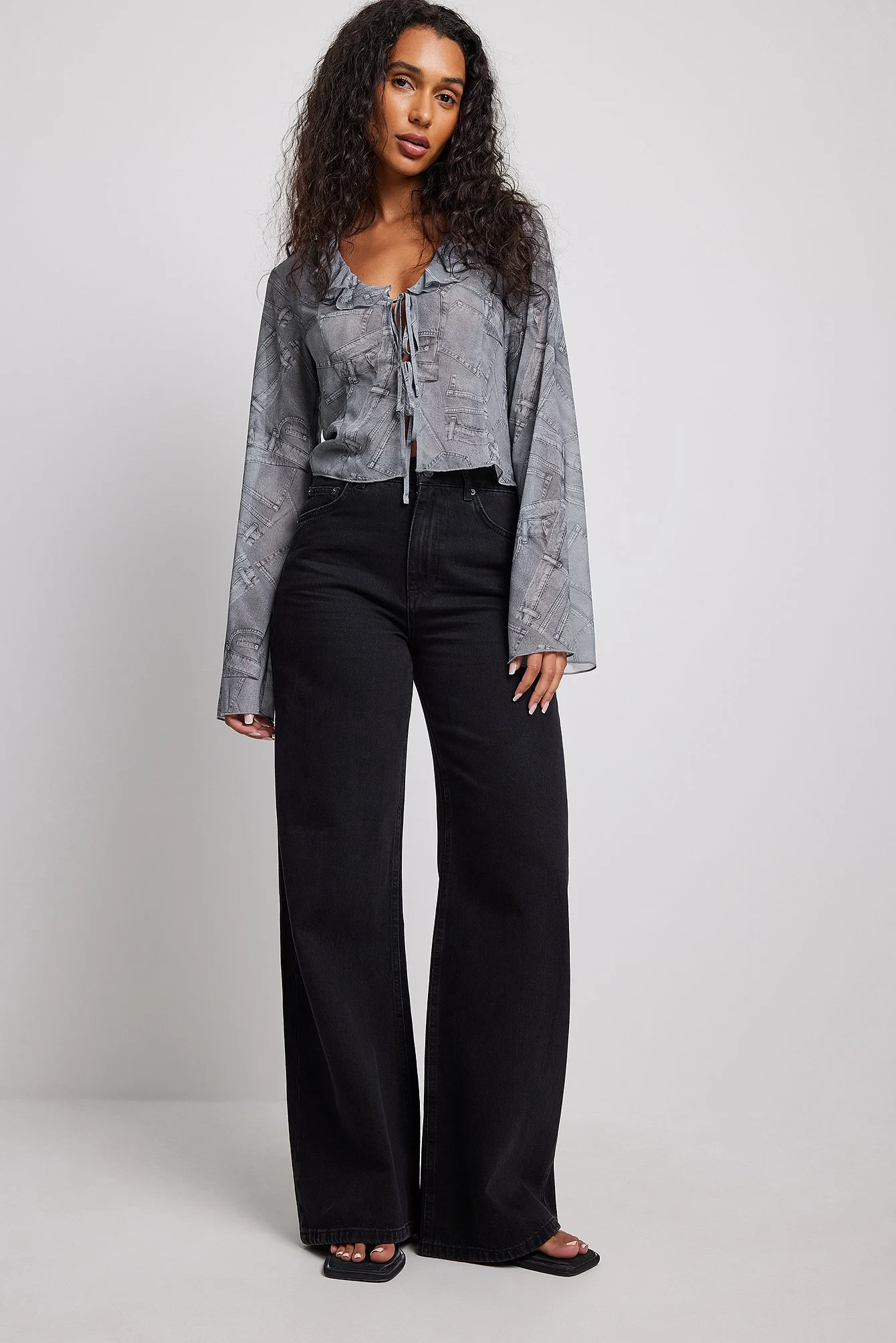 Langärmelige Chiffonbluse mit Rüschendetail