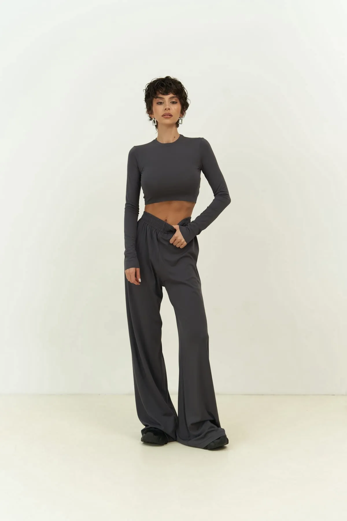 MAİ COLLECTİON  Jany Langärmliges, anthrazitfarbenes Crop-Hosen-Set