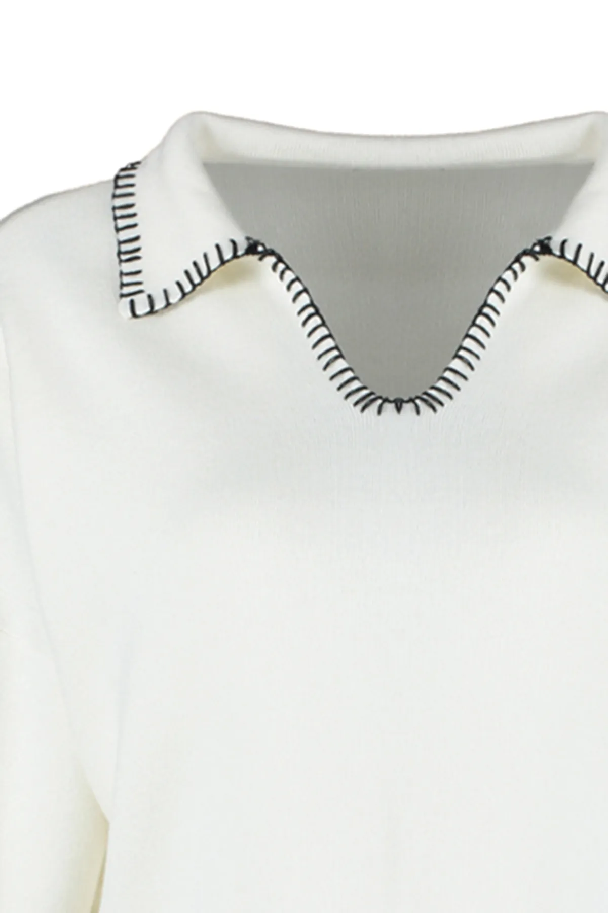 Trendyol Collection  Ecrufarbener Strickpullover mit Rollkragen TWOAW24KZ00981