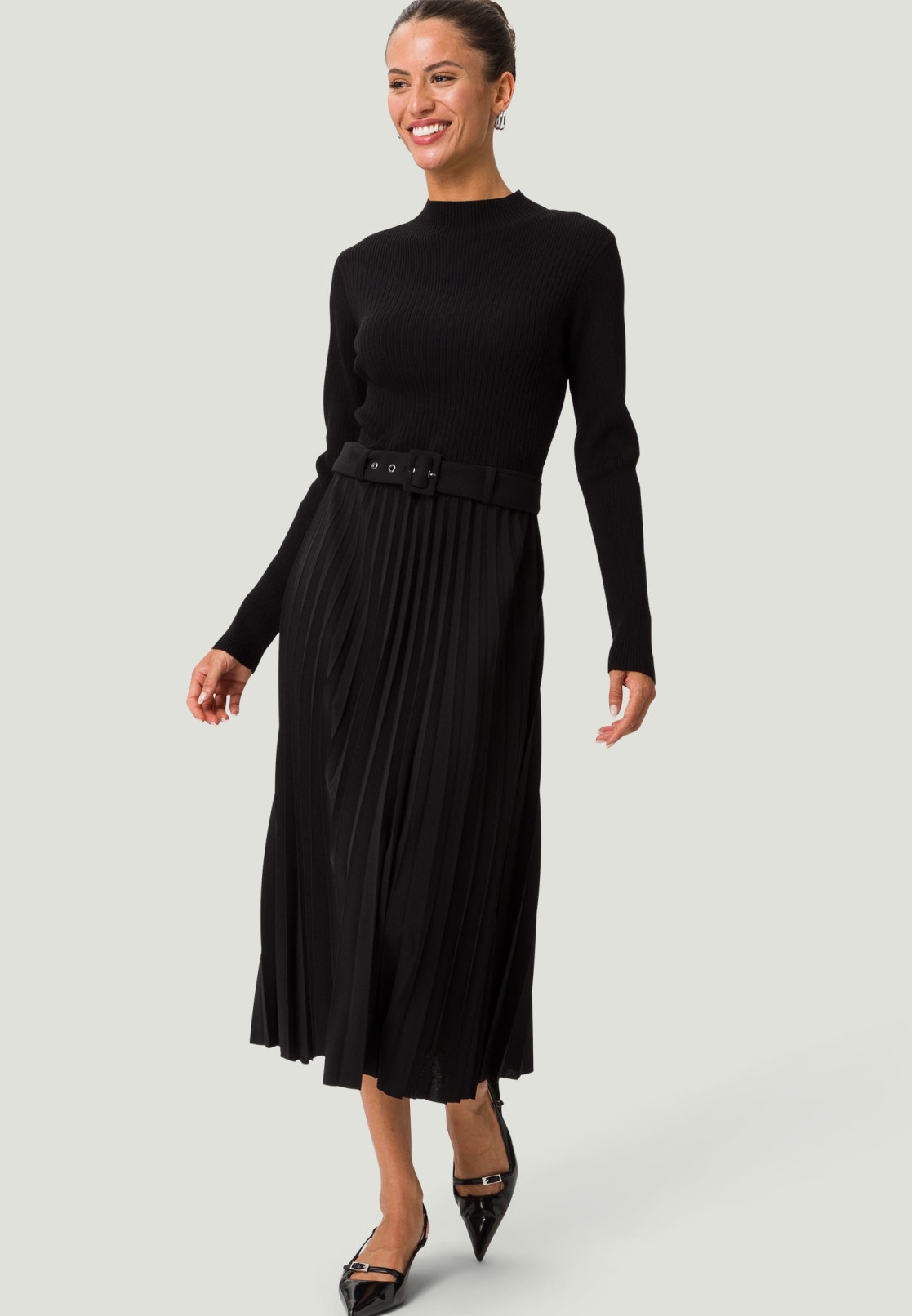 Strickkleid mit Gürtel