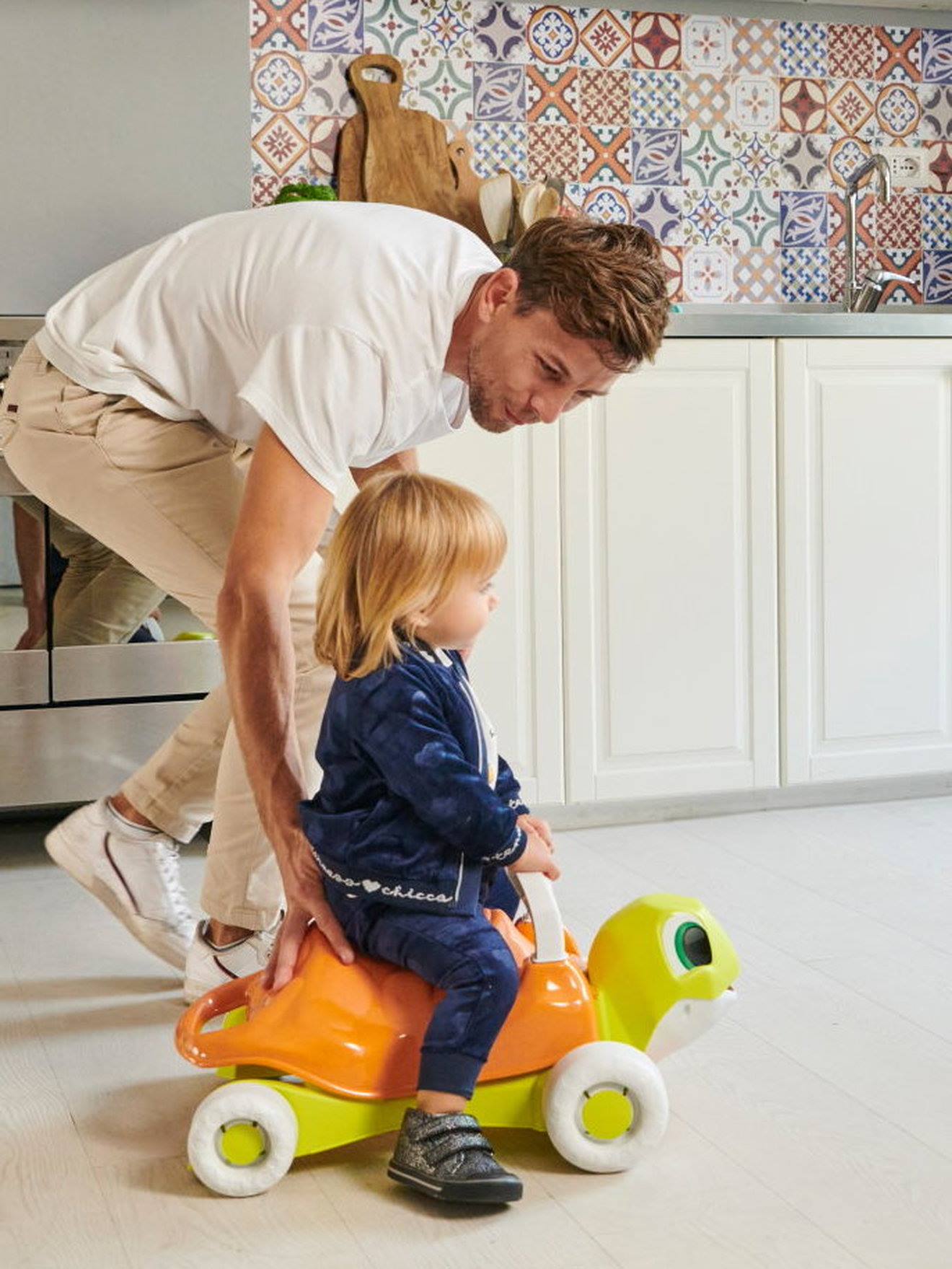 Chicco Baby 2-in-1-Lauflernhilfe Schildkröte ECO+ CHICCO - grün