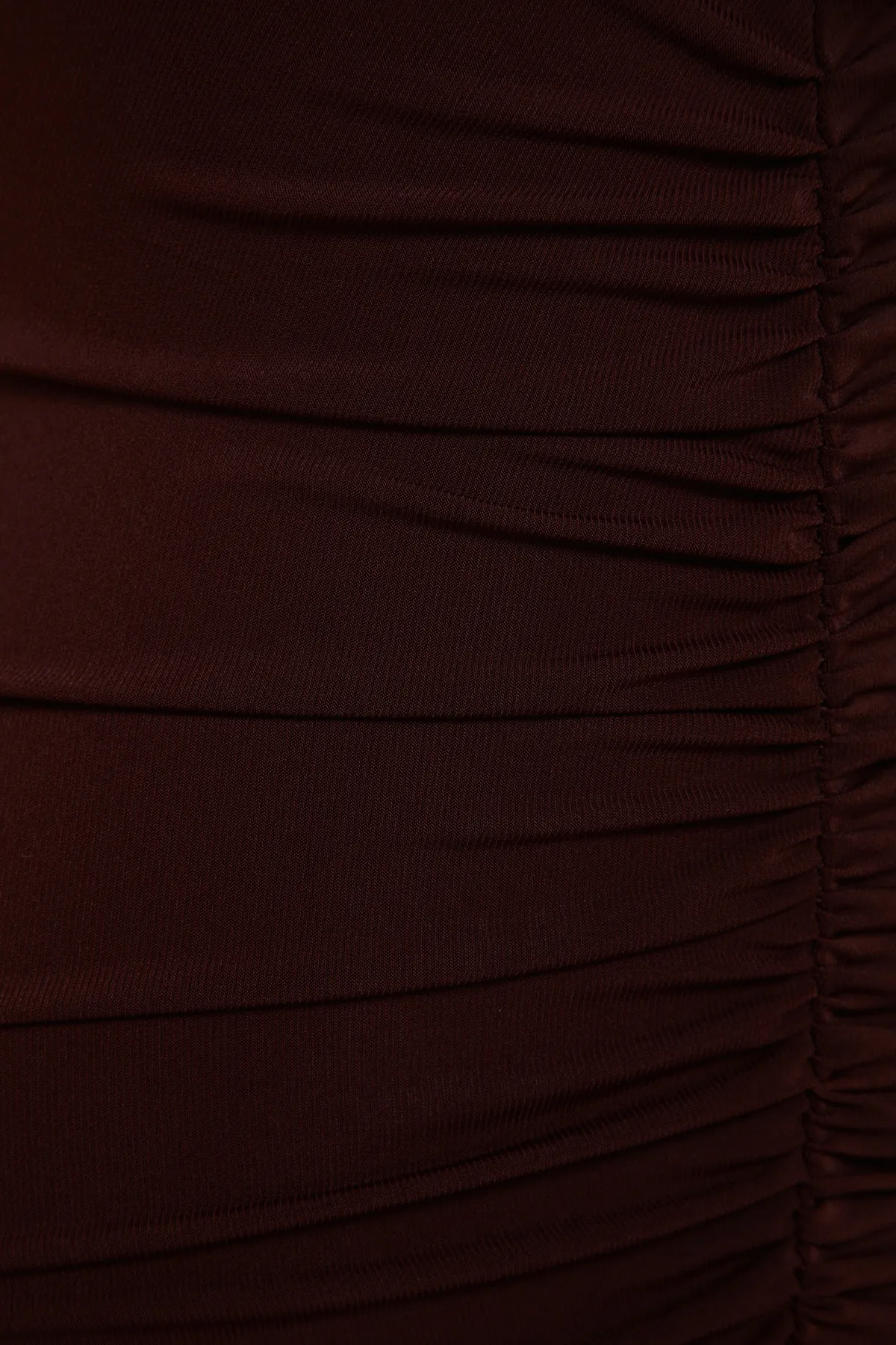 Trendyol Collection  Dunkelbraunes tailliertes/tailliertes Midi-Bleistiftkleid aus flexiblem Strick mit Raffdetail TWOSS23EL00751