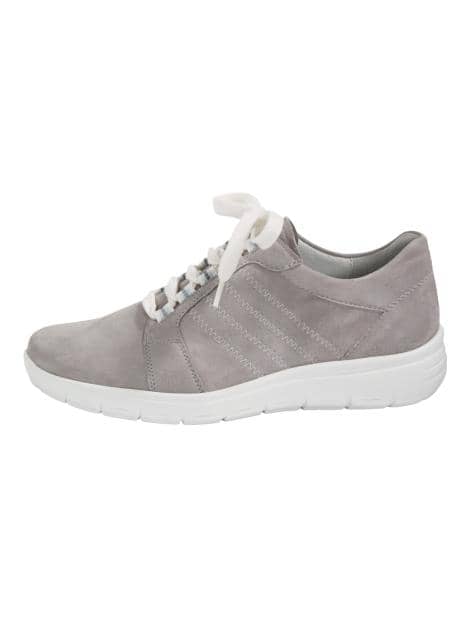 Schnürschuh mit Luftpolsterlaufsohle ausgestattet