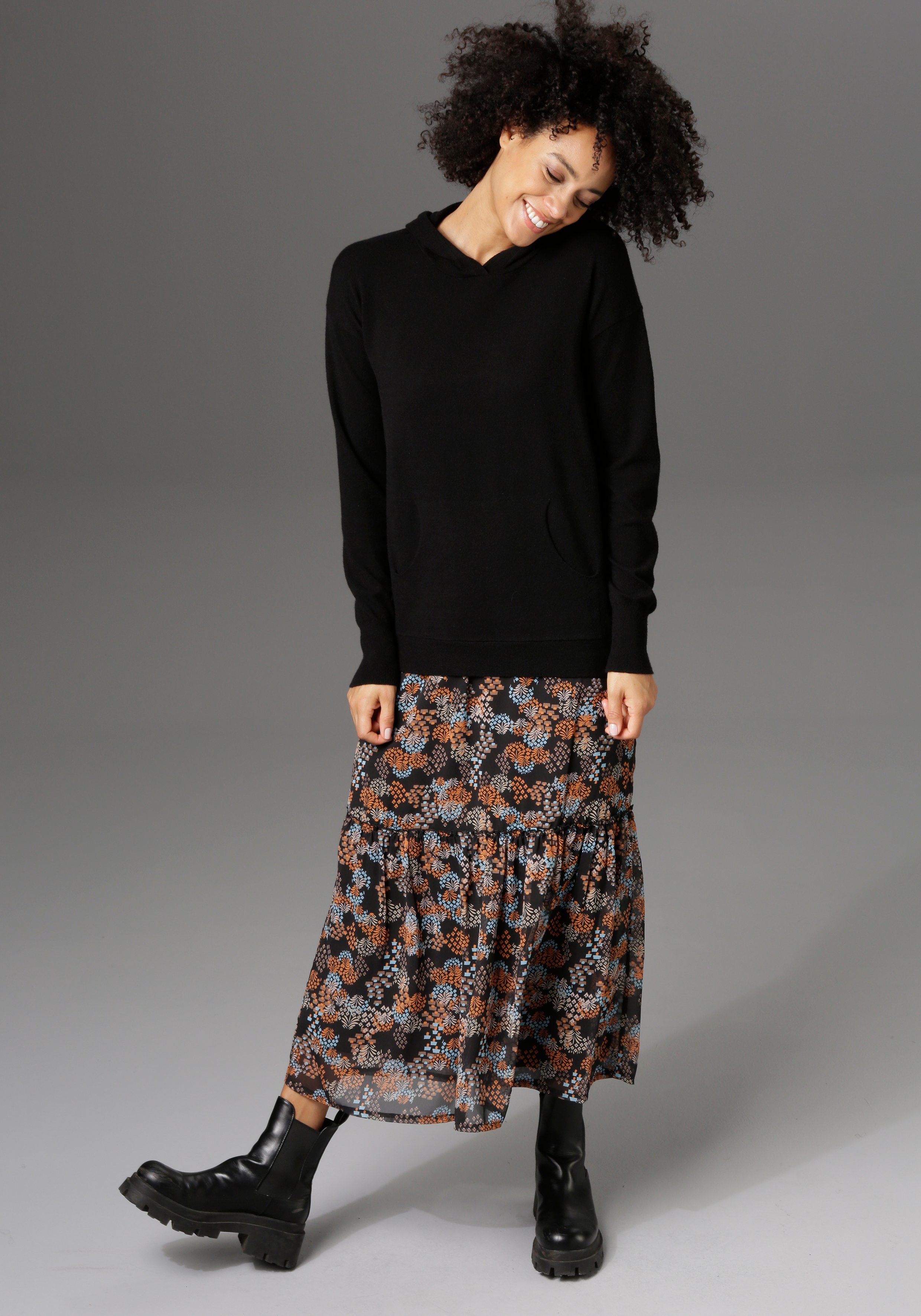Aniston CASUAL Kapuzenpullover mit Kängurutasche