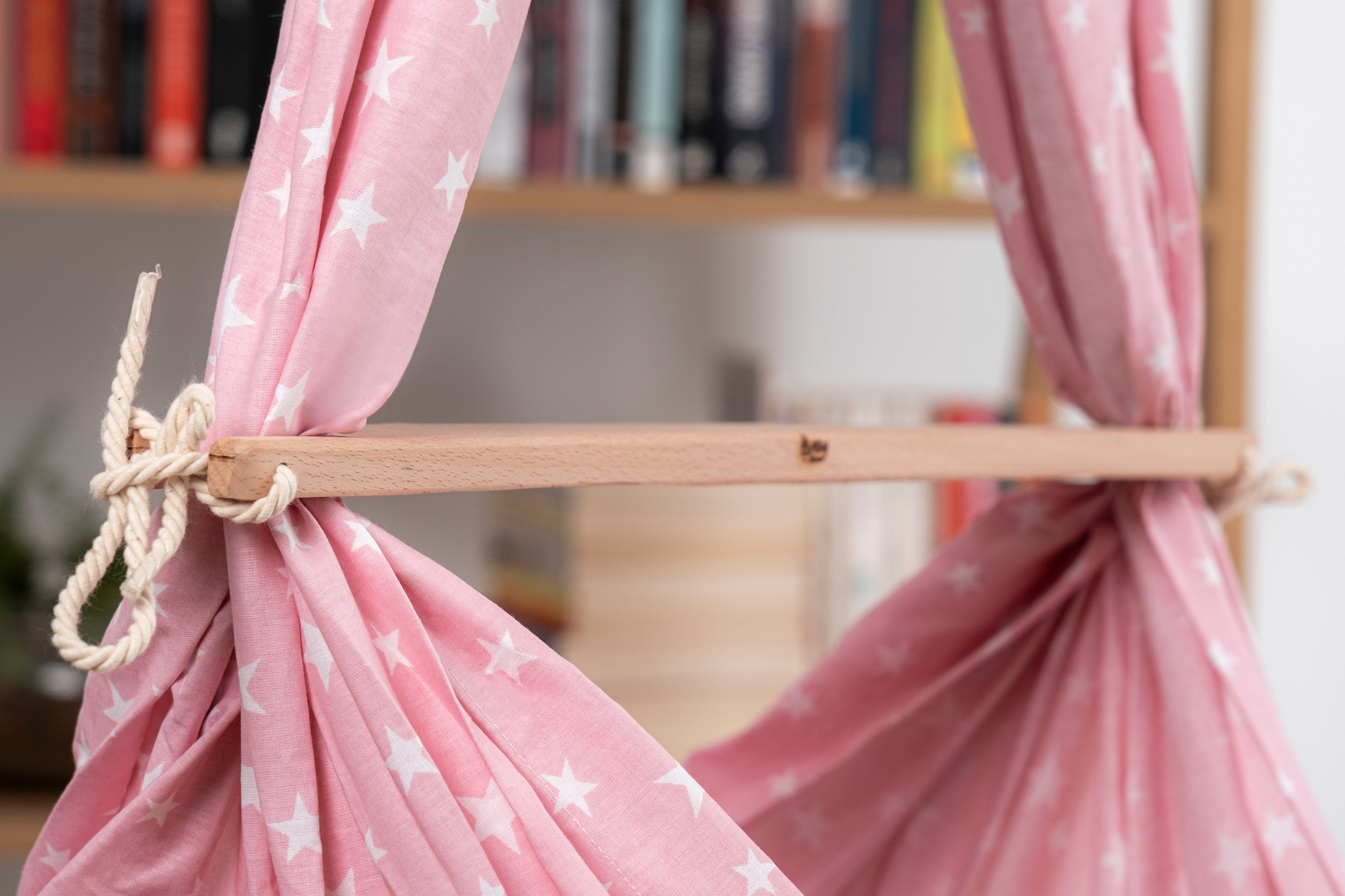 Teppich-Traum Federwippe Baby-Traum Federwiege für Neugeborene waschbar, weiße Sterne pink