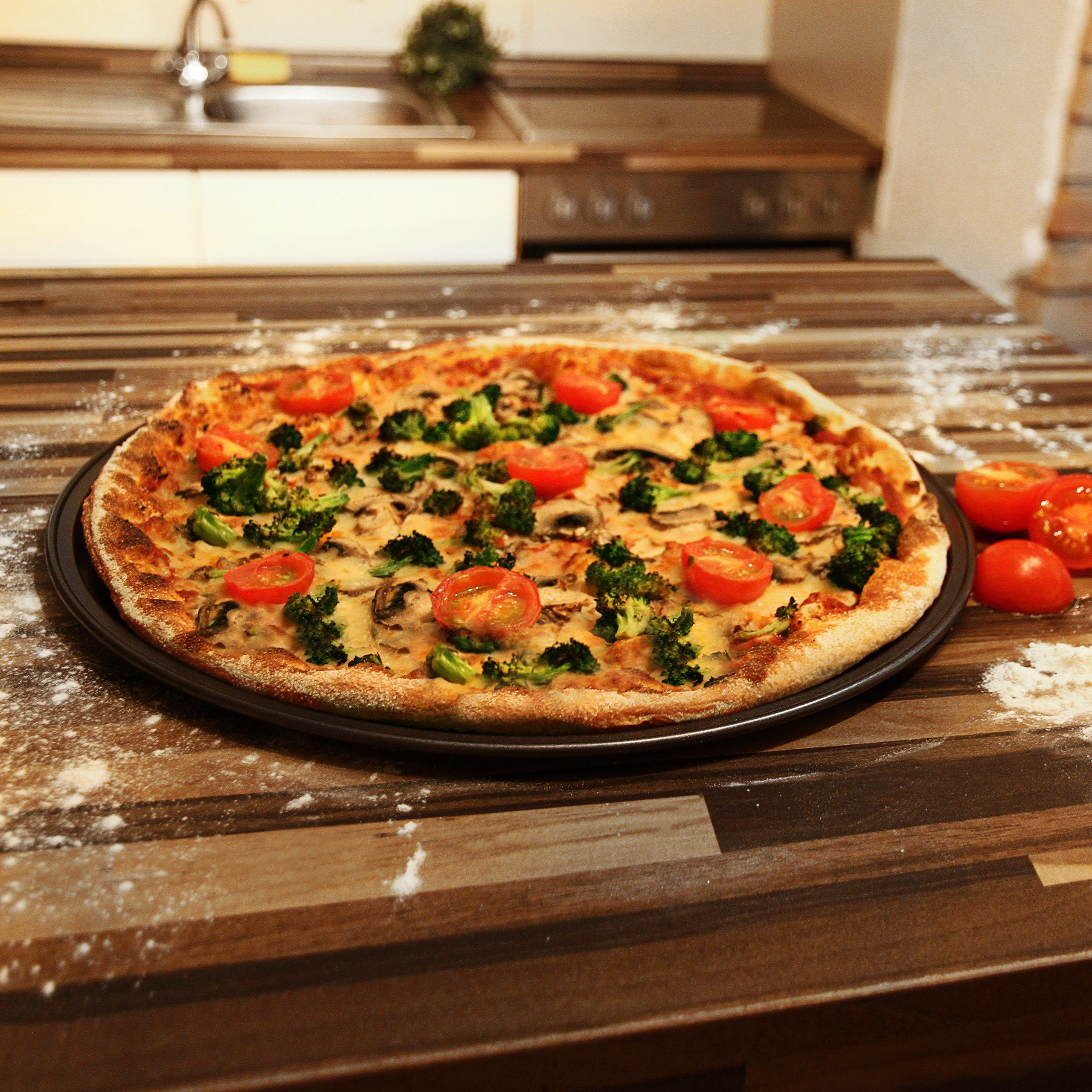 relaxdays Pizzablech Pizzablech rund 4er Set, Stahl