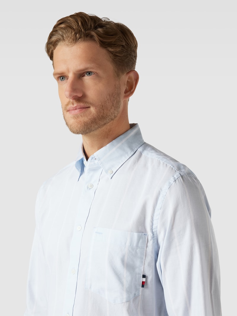 Regular Fit Freizeithemd mit Streifenmuster in hellblau
