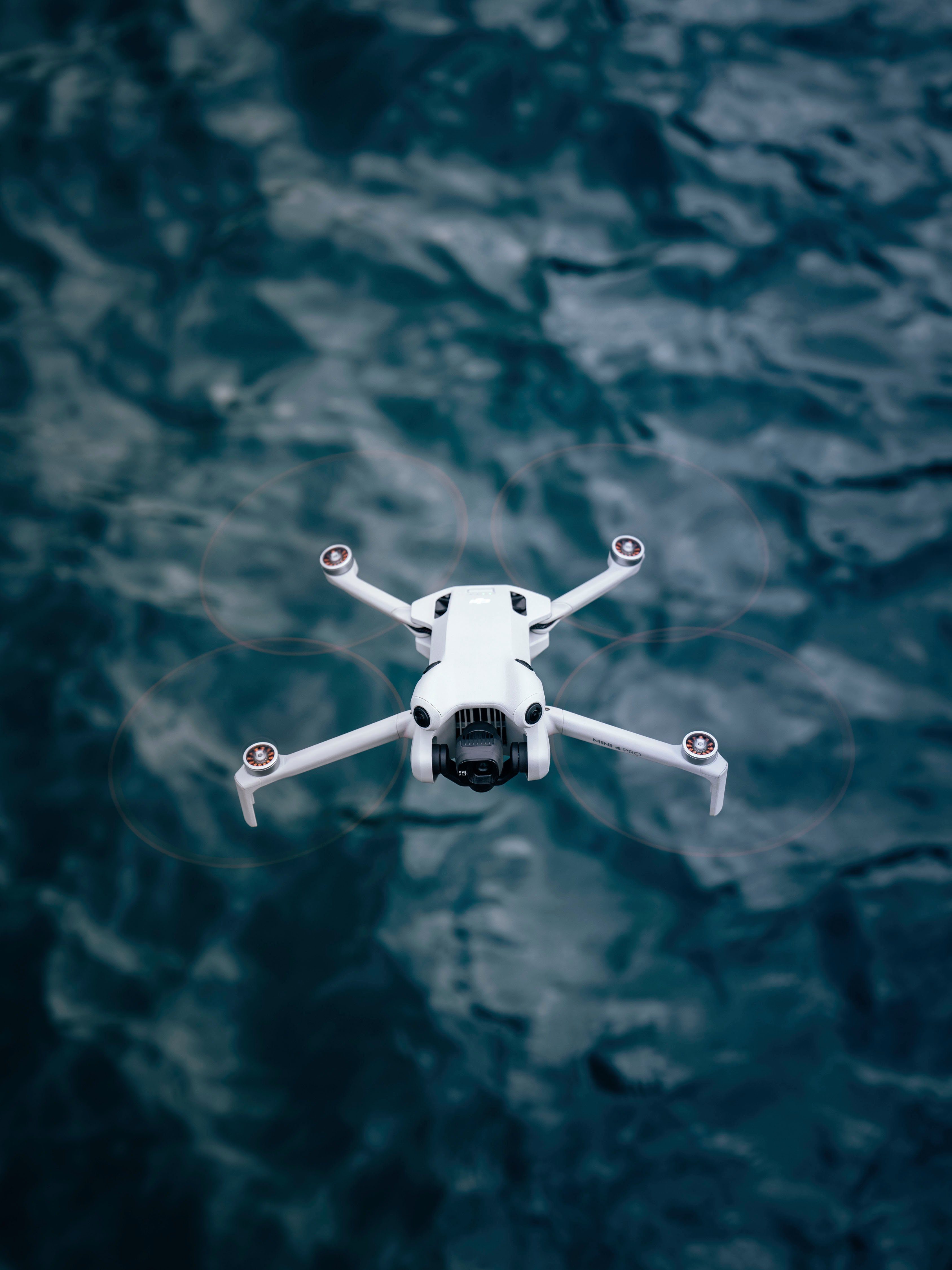 DJI Mini 4 Pro Fly More Combo (DJI RC 2) (GL) Drohne (4K Ultra HD)