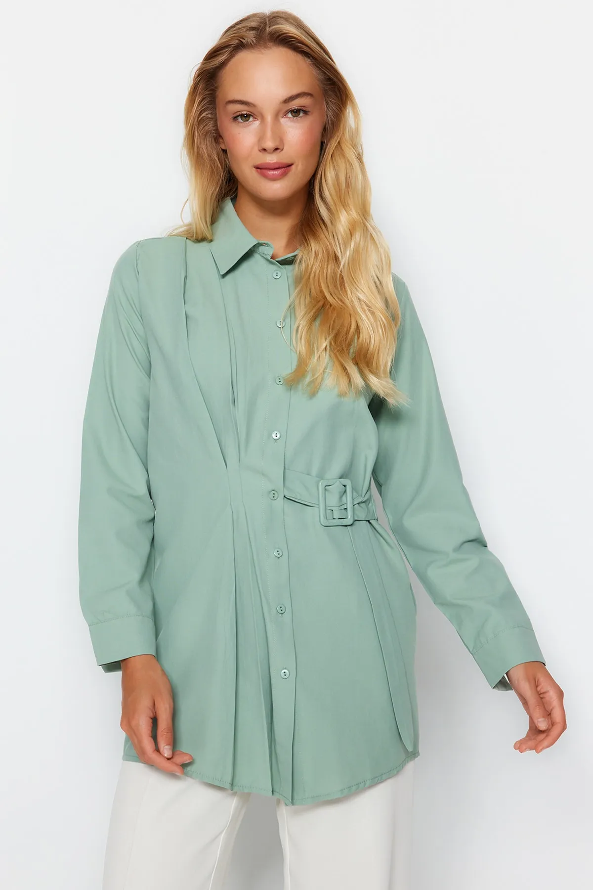 Trendyol Modest  Gewebtes Hemd mit Gürtel in Dunkelmint TCTAW24TG00014