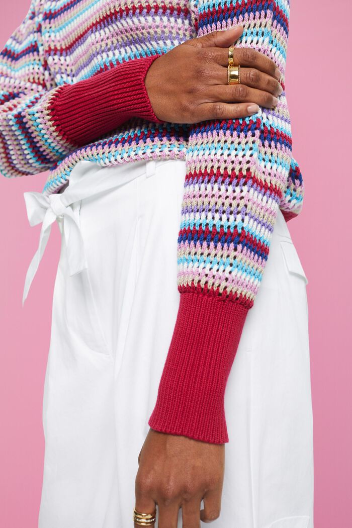 Leicht verkürzter Baumwollpullover aus gestreiftem Mesh
