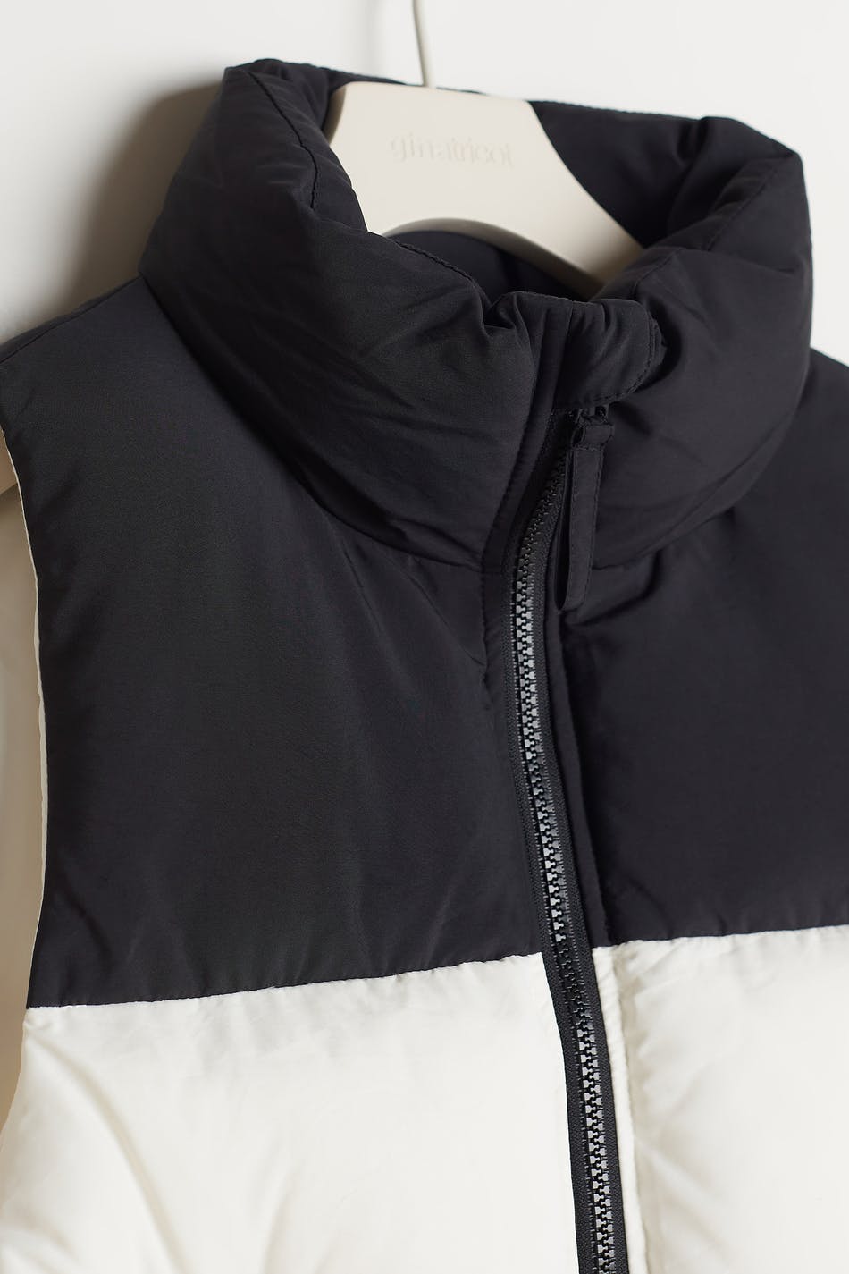 S puffer vest