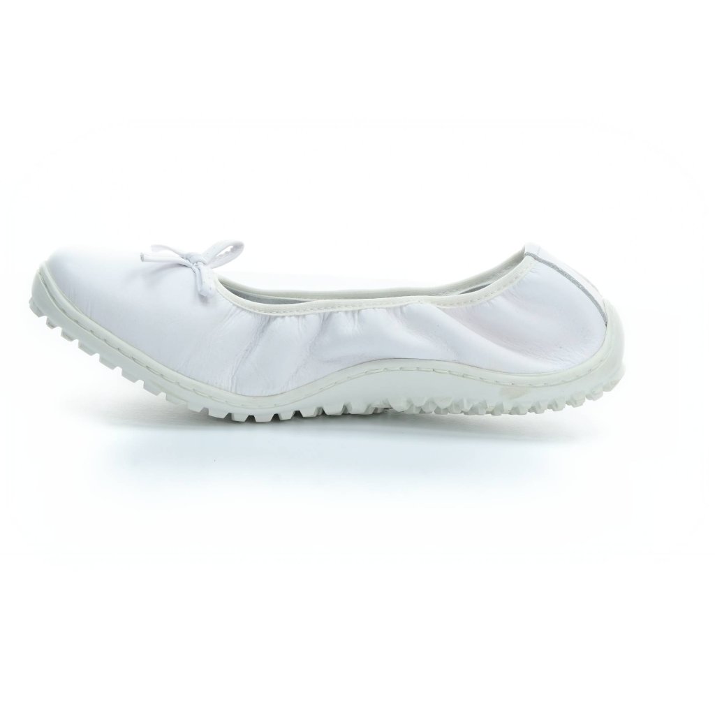 Zaqq Suqar White Barfußballerinas