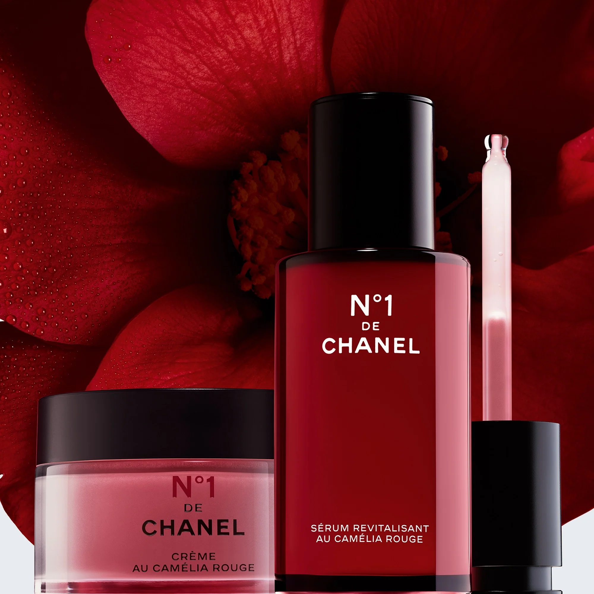 N°1 DE CHANEL CREMA DE CAMELIA ROJA - VOLUMINIZA − SUAVIZA − PROTEGE