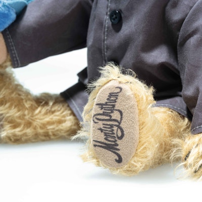 Monty Python Teddybär: Toter Papagei-Sketch, 28 cm, hellbraun