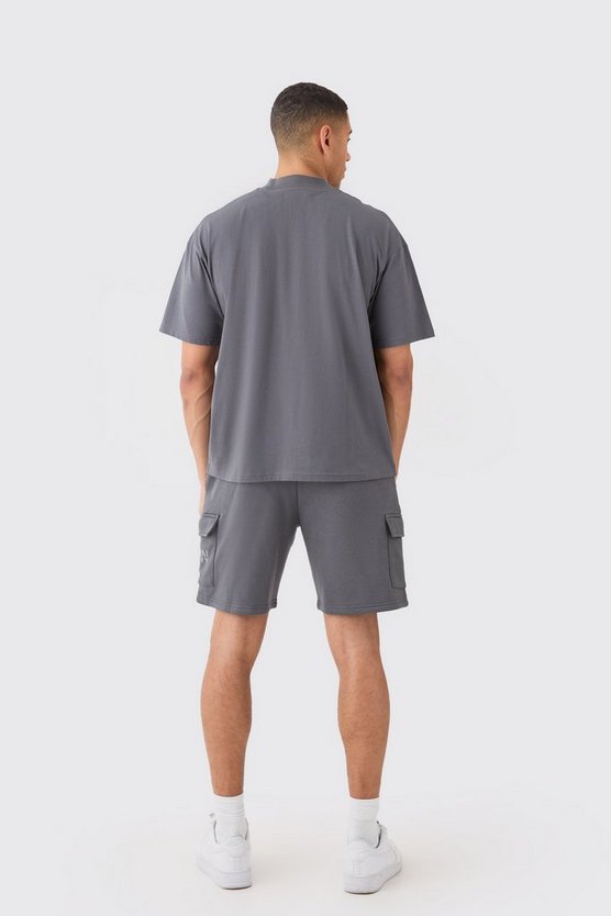 Oversize Man T-Shirt & Cargo-Shorts