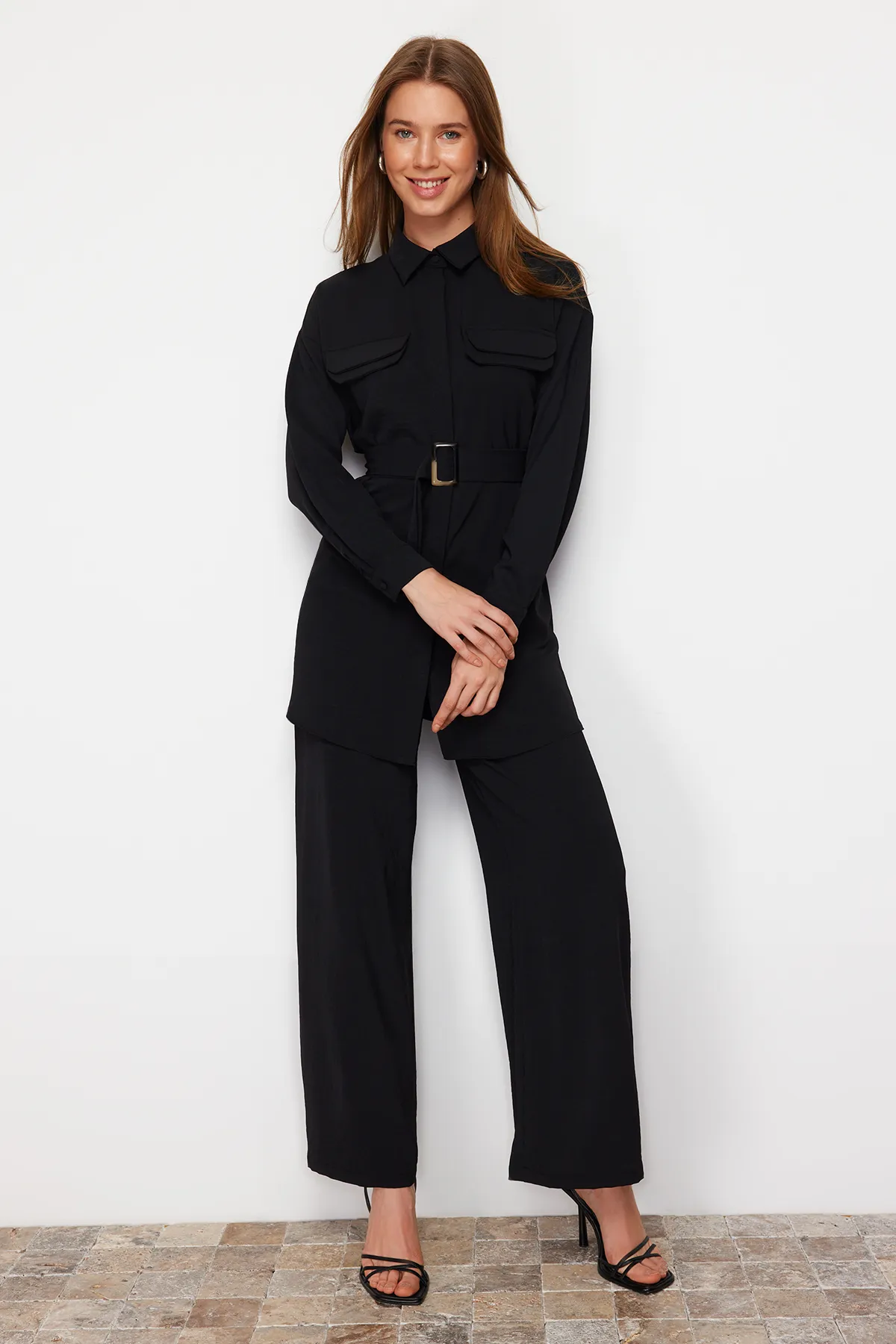 Trendyol Modest  Schwarzes gewebtes Oberteil- und Unterteil-Set TCTSS24US00061
