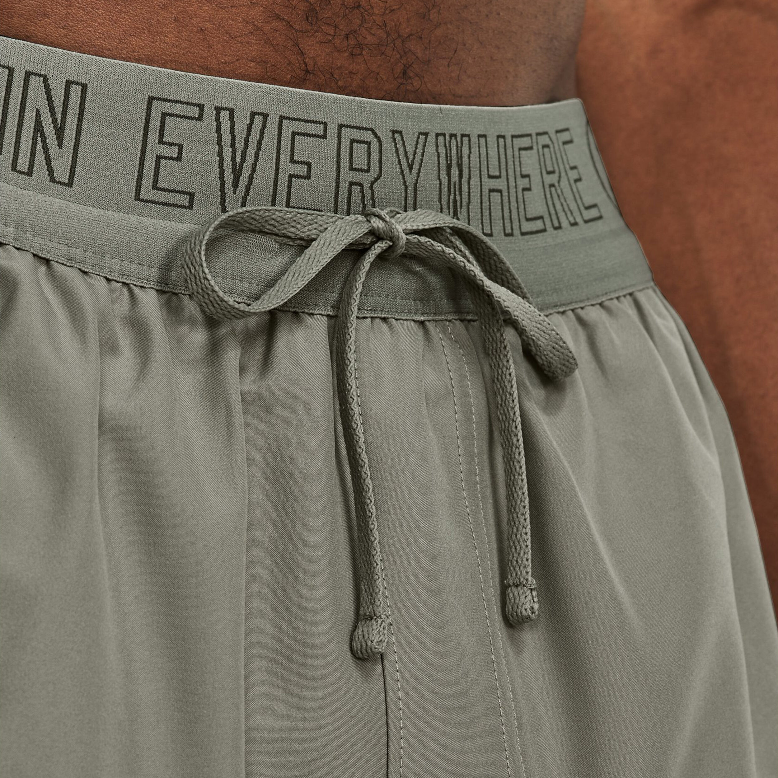 Run Everywhere Shorts Herren - Grün
