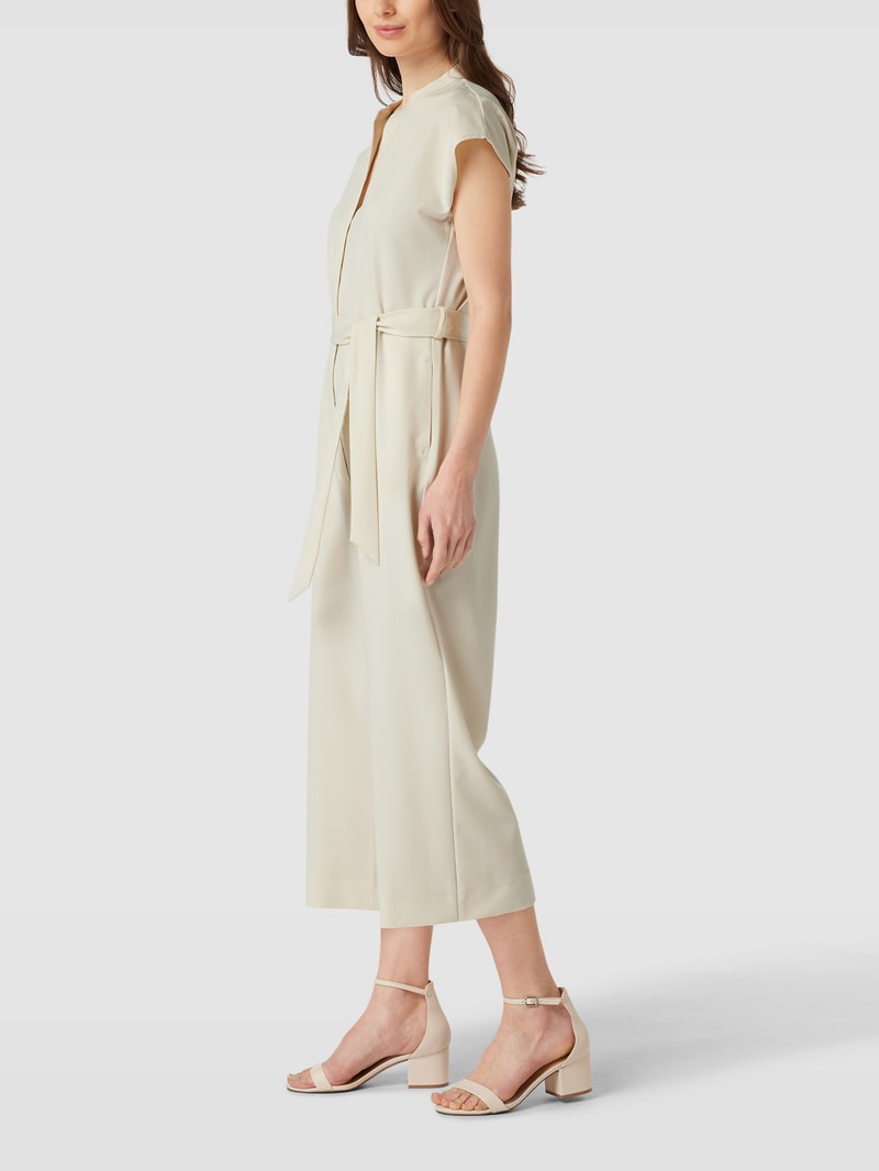Jumpsuit mit V-Ausschnitt in offwhite