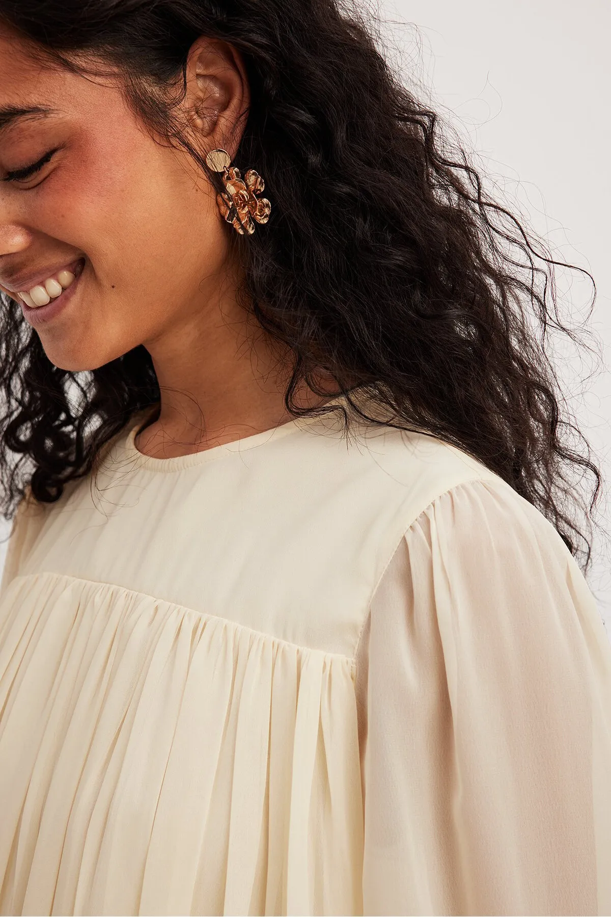 NA-KD  Fließendes, gerafftes Minikleid aus Chiffon