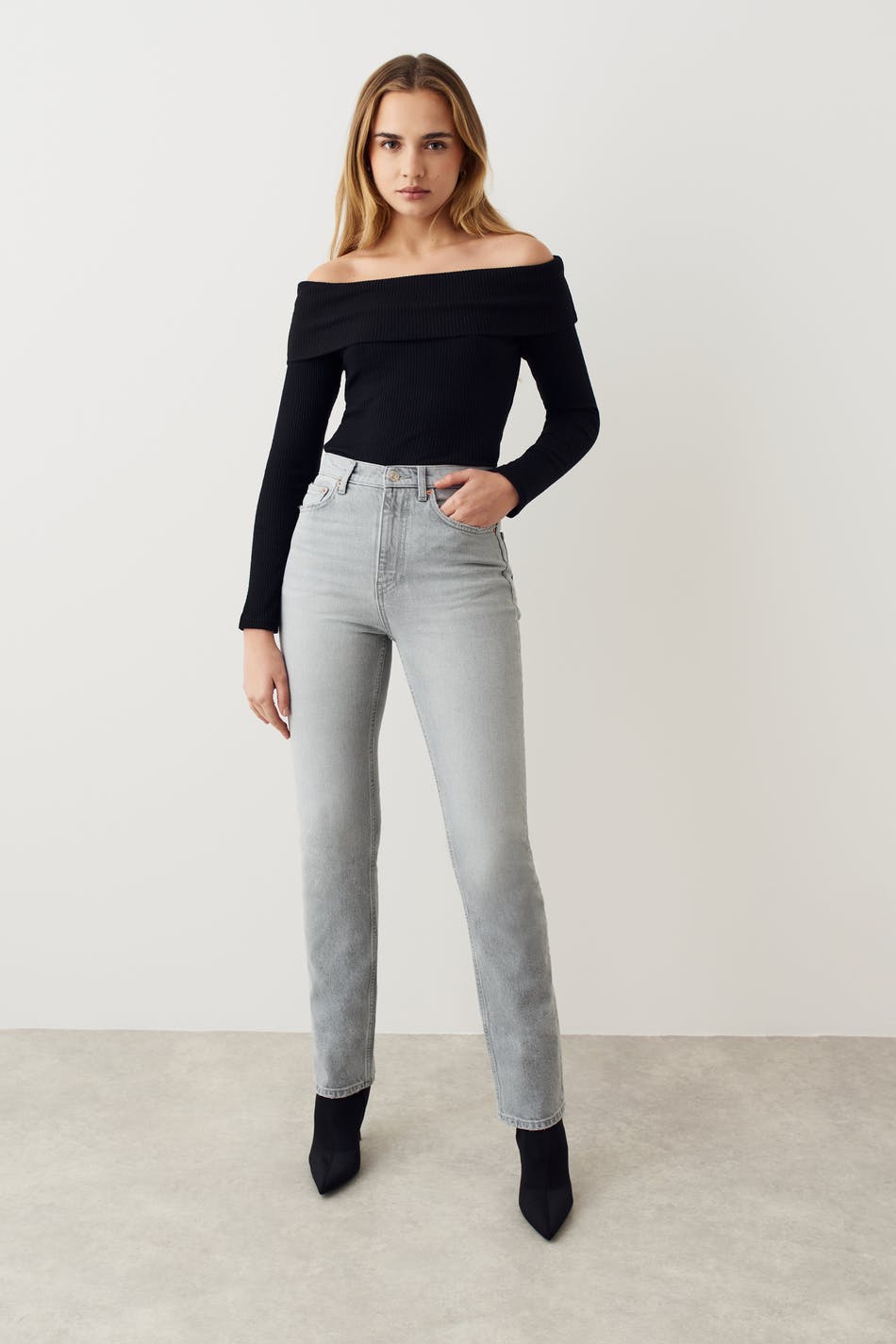 Off shoulder rib top