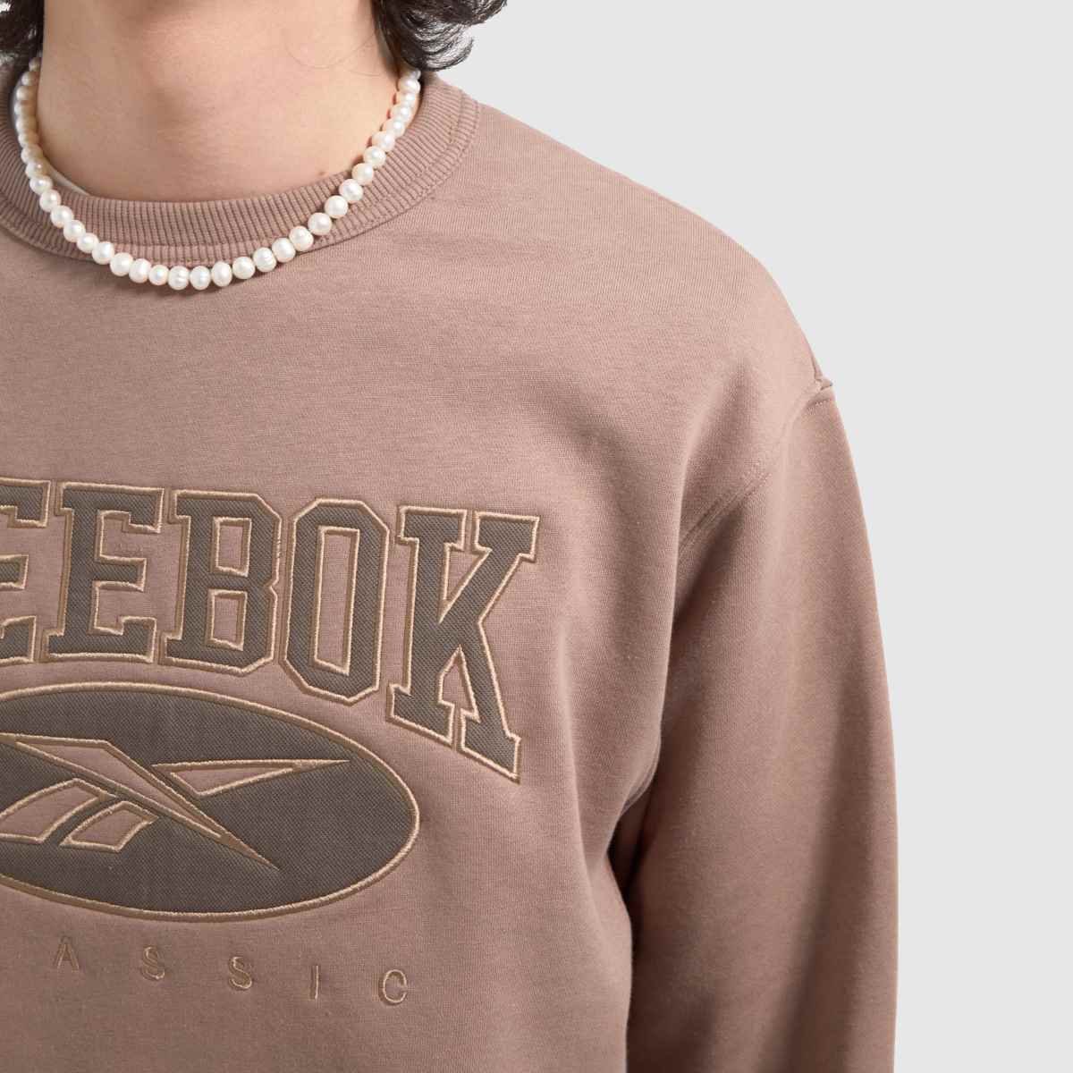 Reebok – Klassisk tröja i taupe