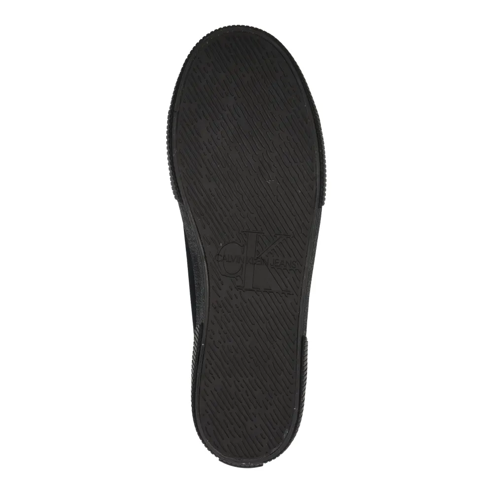 Calvin Klein Essential Vulcanized YM00306-0GL / schwarz