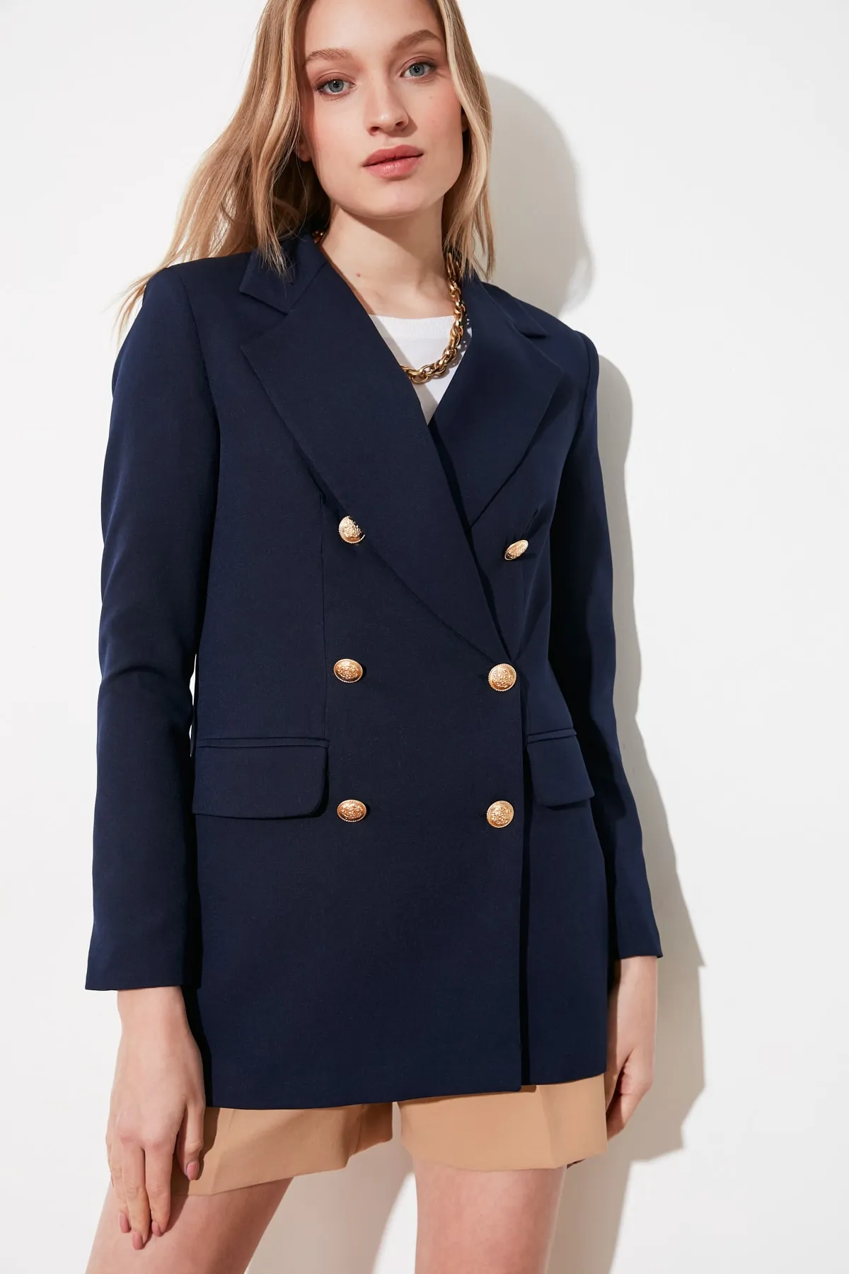 Trendyol Collection  Marineblauer, übergroßer, gefütterter, zweireihiger Blazer aus Webstoff mit Verschluss TWOSS20CE0024