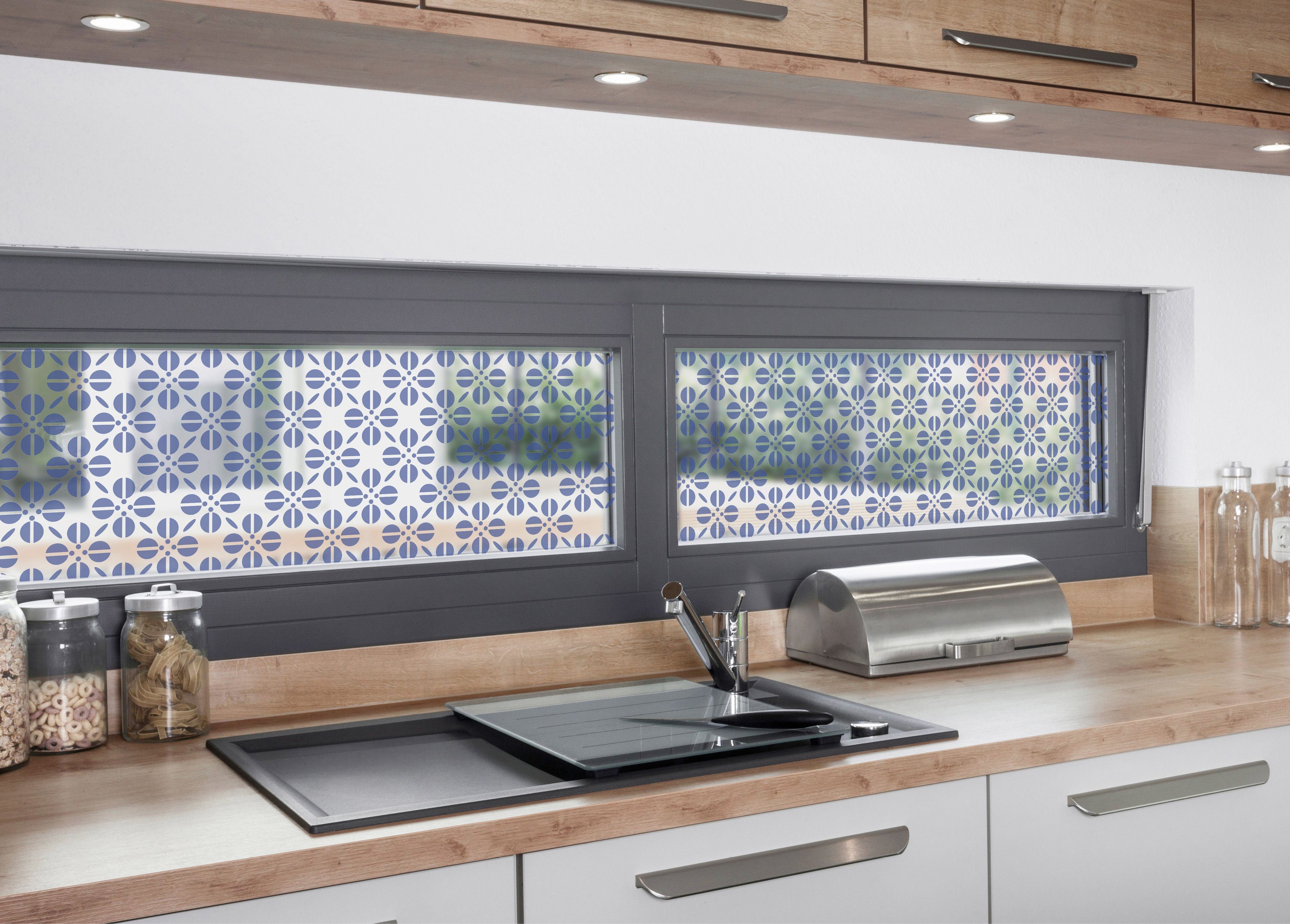 Fensterfolie Look Grafik Blumenmuster blau, MySpotti, halbtransparent, glatt, 200 x 30 cm, statisch haftend