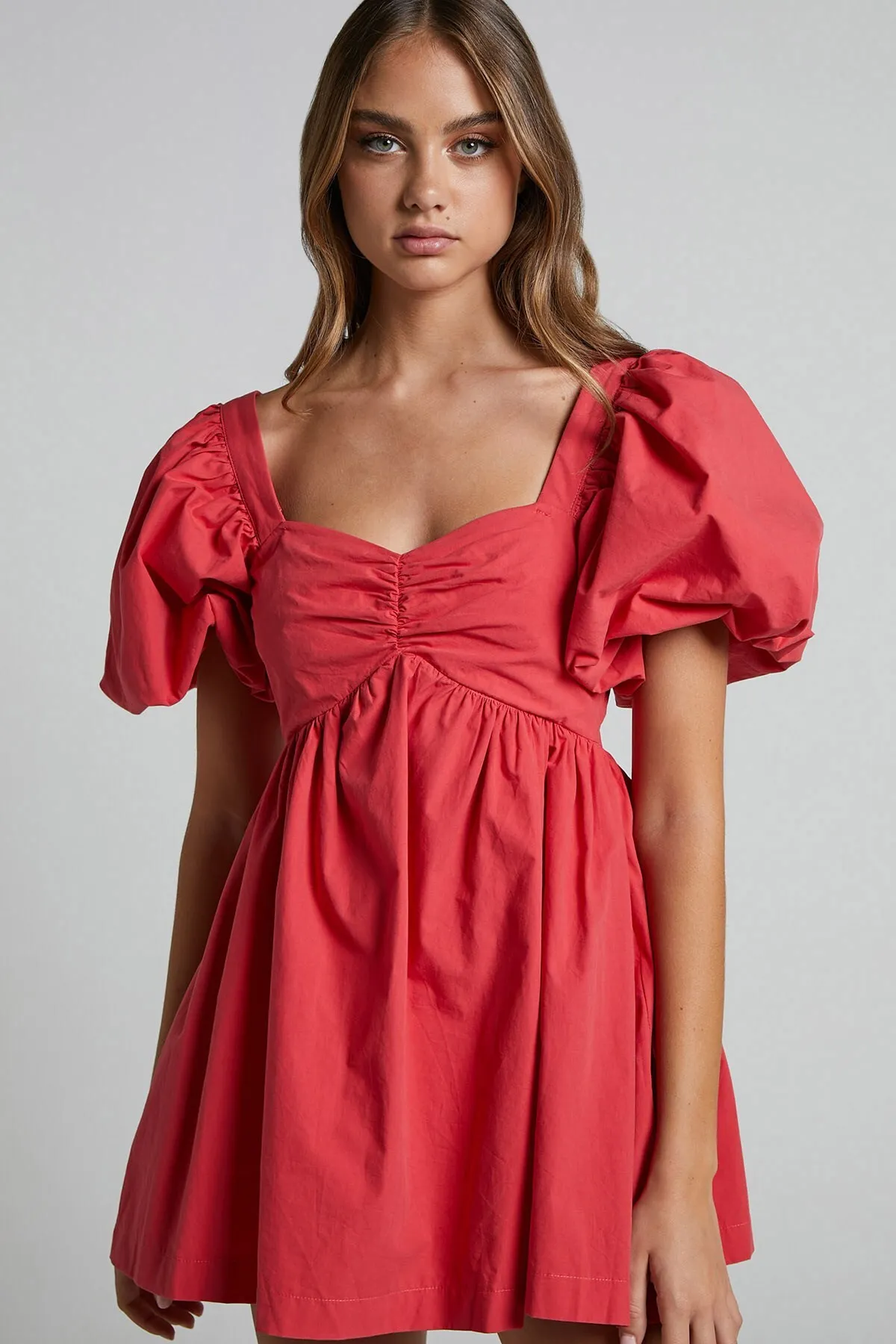 Madmext  Rotes Damenkleid mit Herzkragen und Ballonärmeln Mg1620