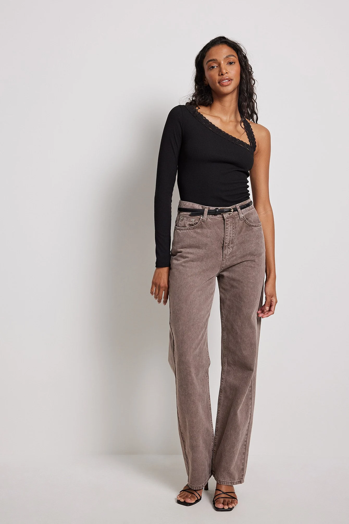 Asymmetrisches Spitzentop